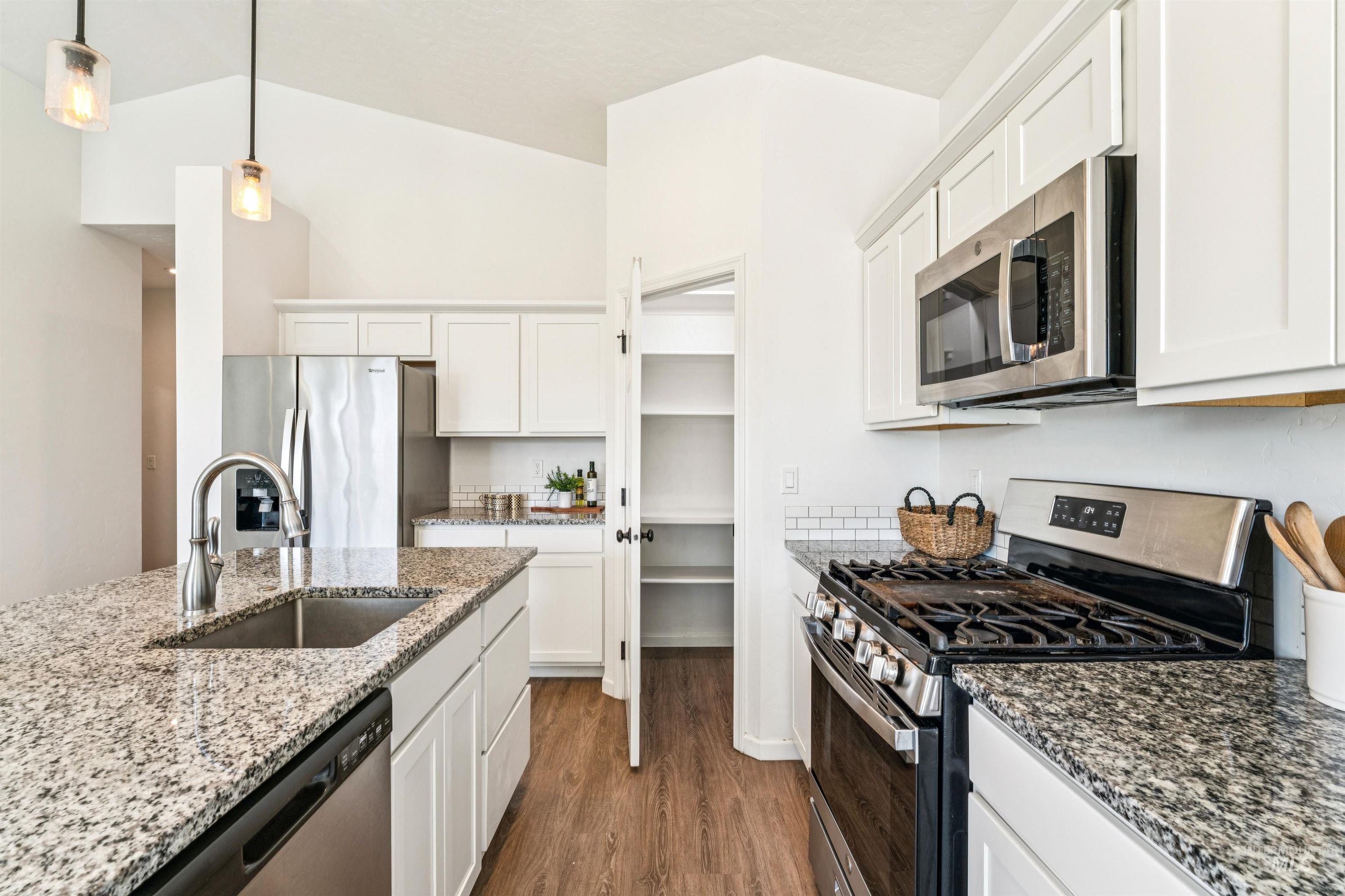 1695 W Afton St, Kuna, Idaho 83634, 3 Bedrooms, 2 Bathrooms, Residential Income For Sale, Price $441,000, 98996939