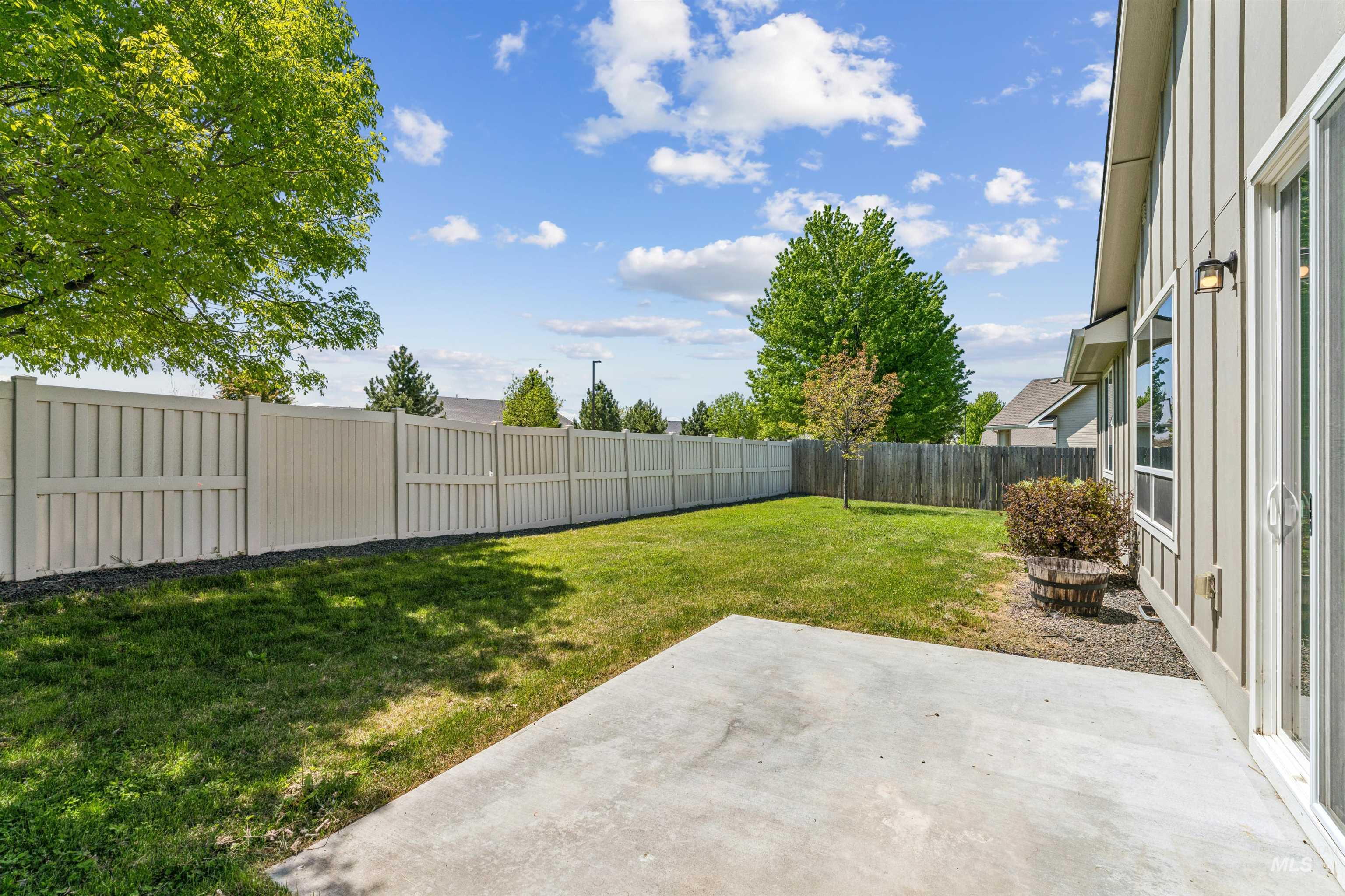 1695 W Afton St, Kuna, Idaho 83634, 3 Bedrooms, 2 Bathrooms, Residential Income For Sale, Price $441,000, 98996939