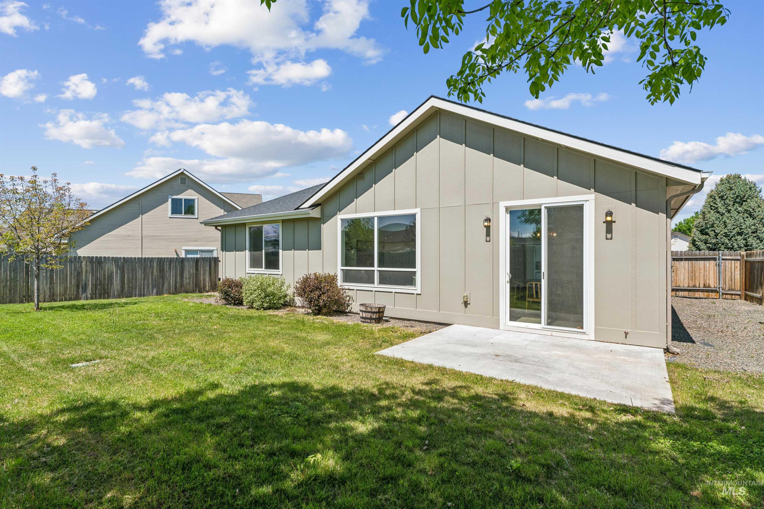 1695 W Afton St, Kuna, Idaho 83634, 3 Bedrooms, 2 Bathrooms, Residential Income For Sale, Price $441,000, 98996939