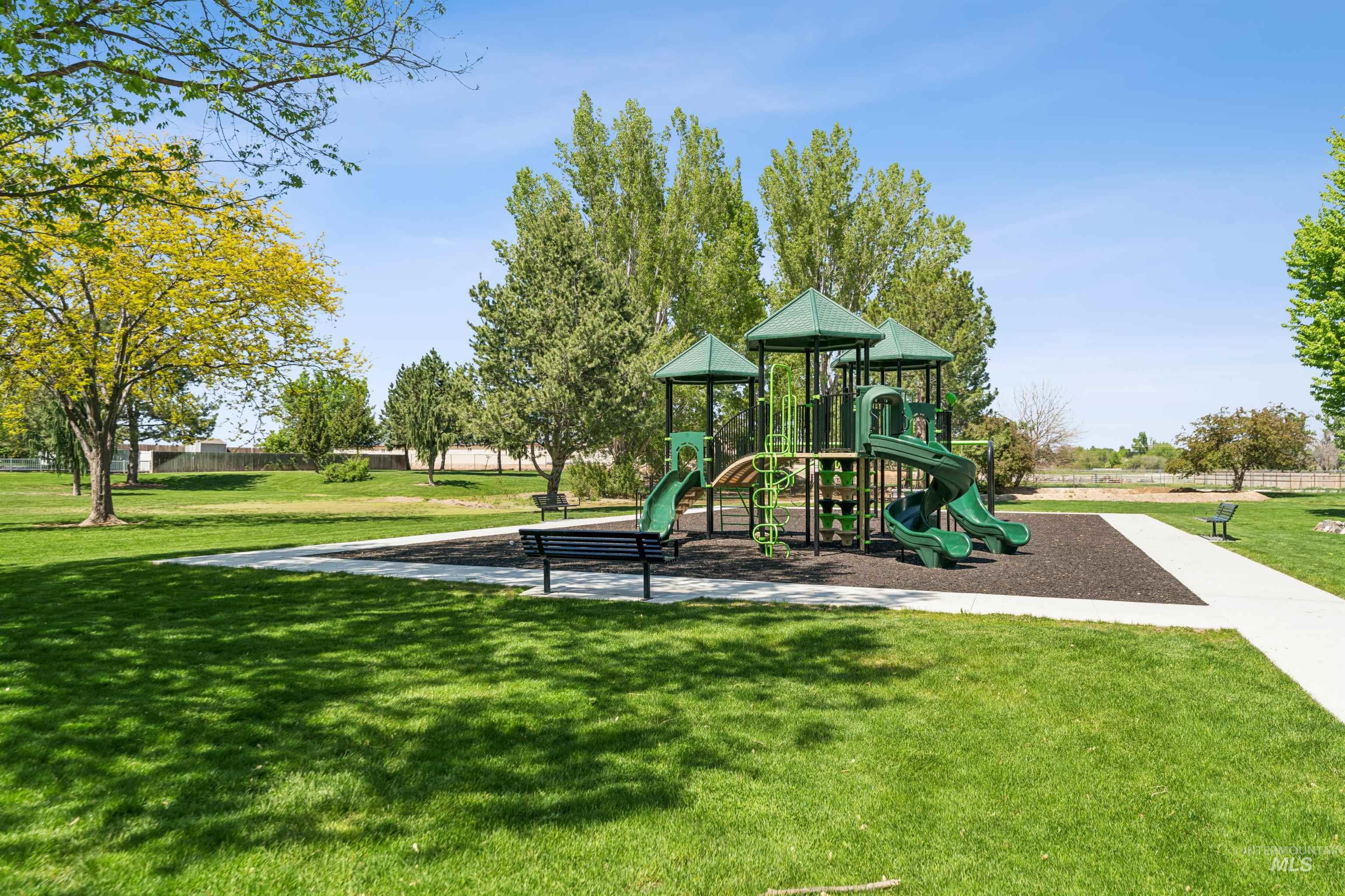 1695 W Afton St, Kuna, Idaho 83634, 3 Bedrooms, 2 Bathrooms, Residential Income For Sale, Price $441,000, 98996939
