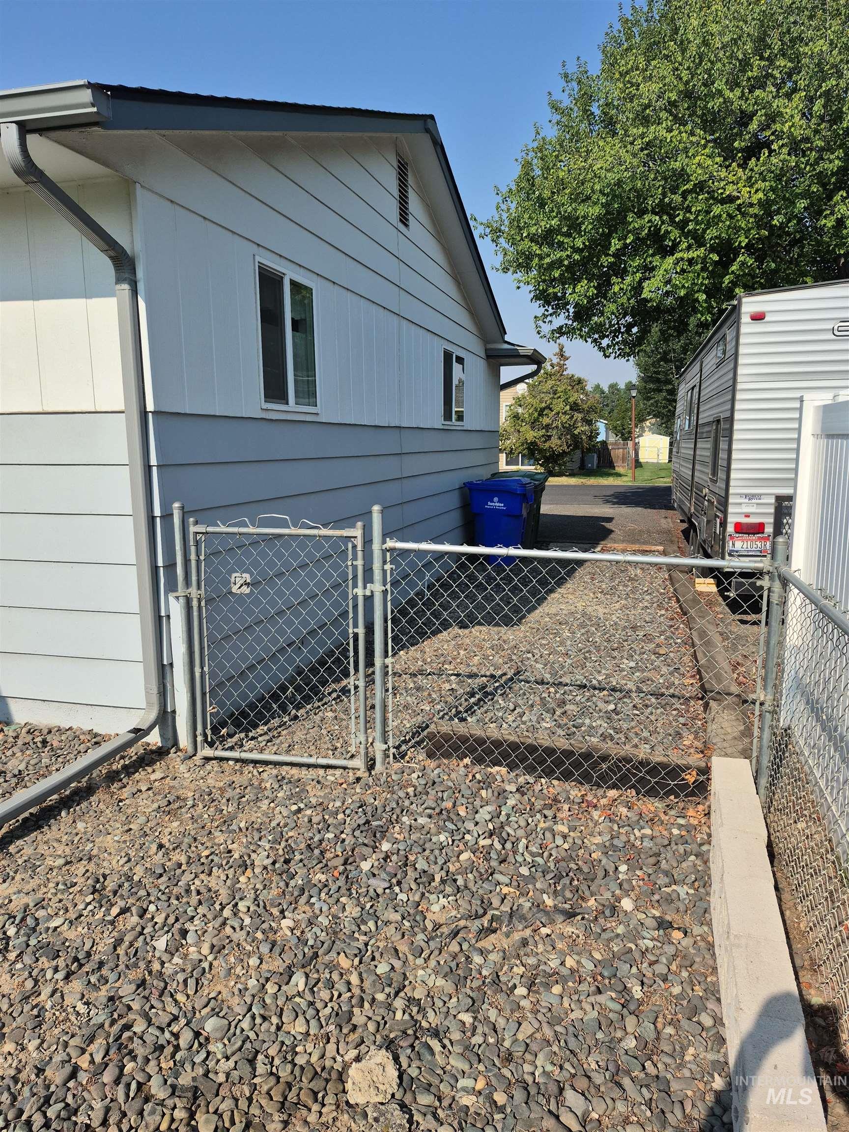 3811 13th Street D, Lewiston, Idaho 83501, 4 Bedrooms, 2 Bathrooms, Residential For Sale, Price $359,000,MLS 98996940