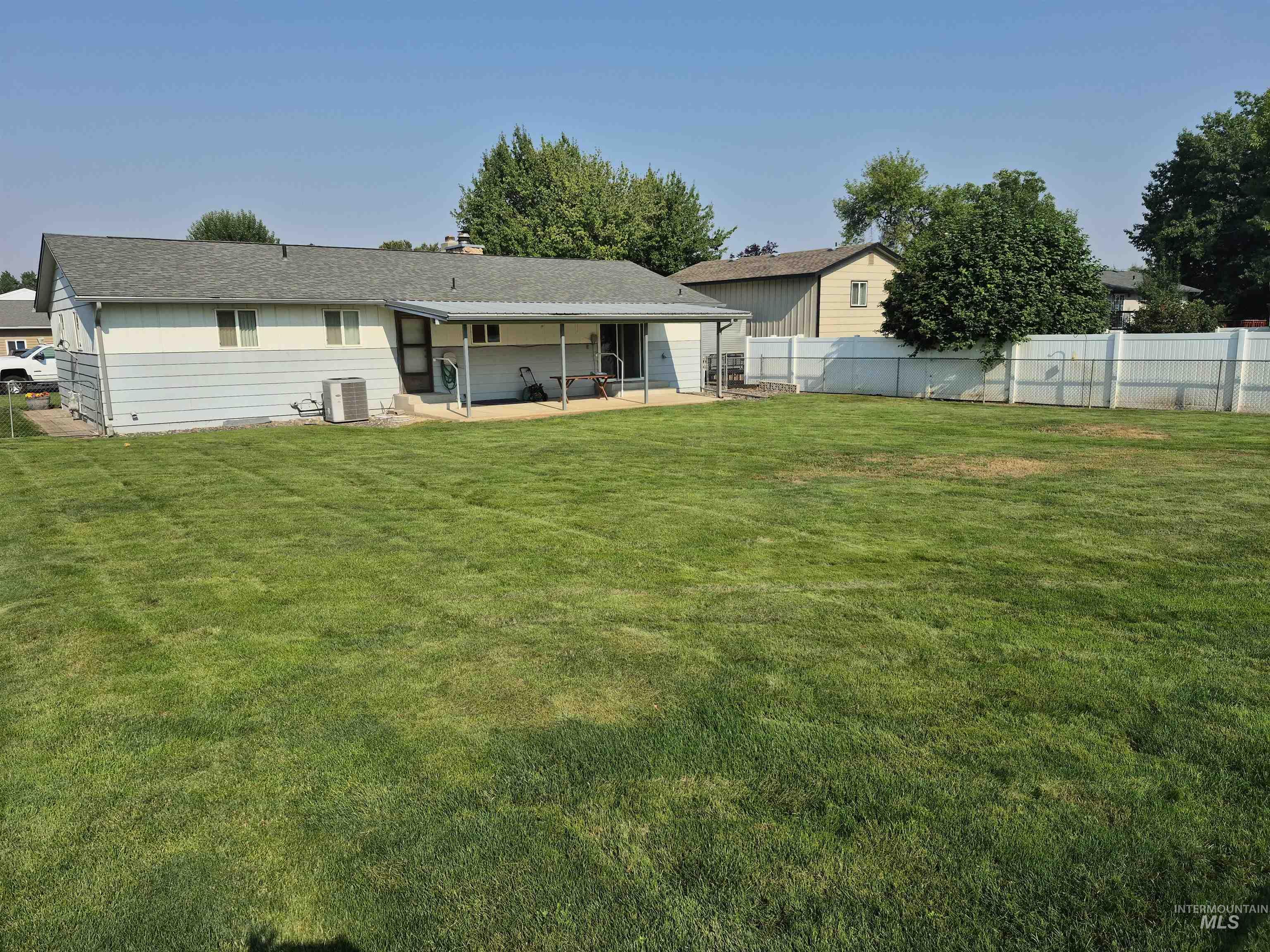 3811 13th Street D, Lewiston, Idaho 83501, 4 Bedrooms, 2 Bathrooms, Residential For Sale, Price $359,000,MLS 98996940