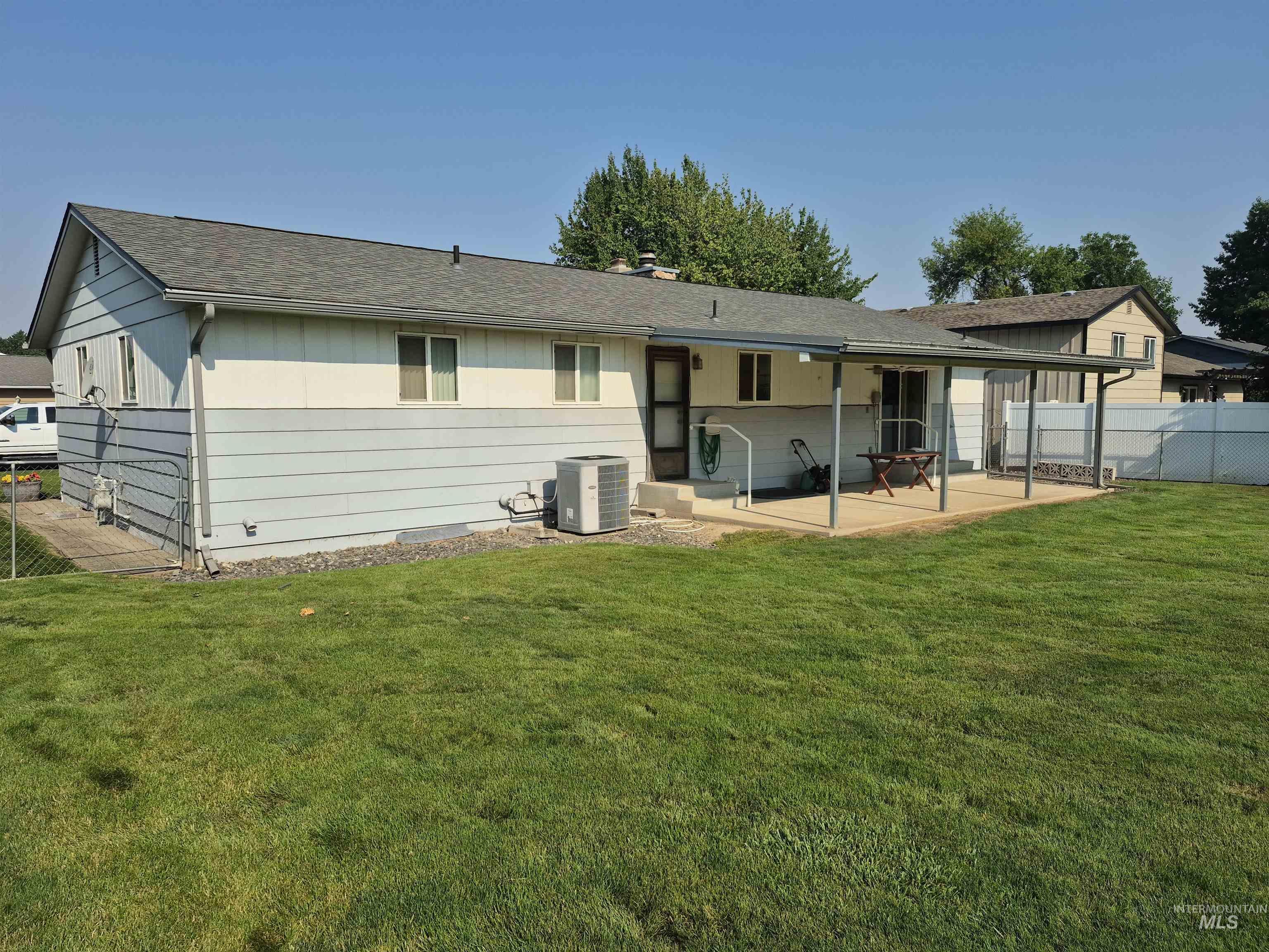 3811 13th Street D, Lewiston, Idaho 83501, 4 Bedrooms, 2 Bathrooms, Residential For Sale, Price $359,000,MLS 98996940