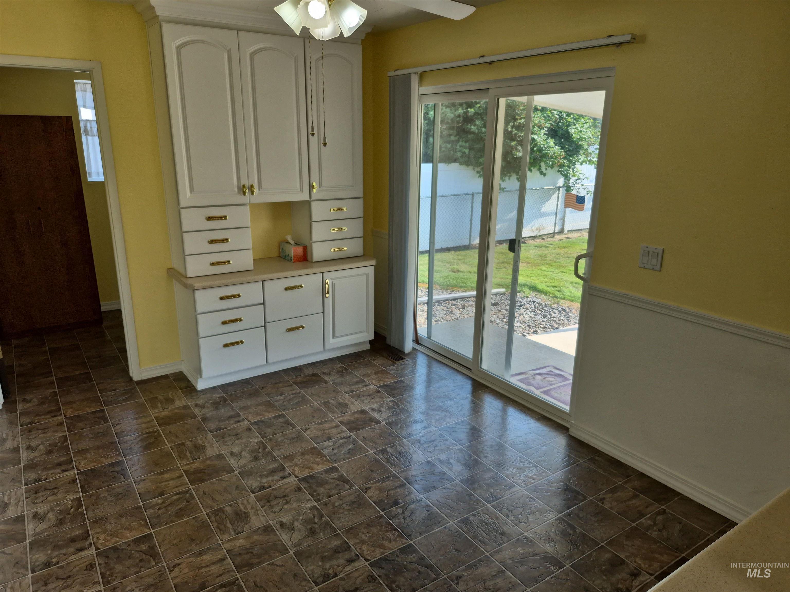 3811 13th Street D, Lewiston, Idaho 83501, 4 Bedrooms, 2 Bathrooms, Residential For Sale, Price $359,000,MLS 98996940
