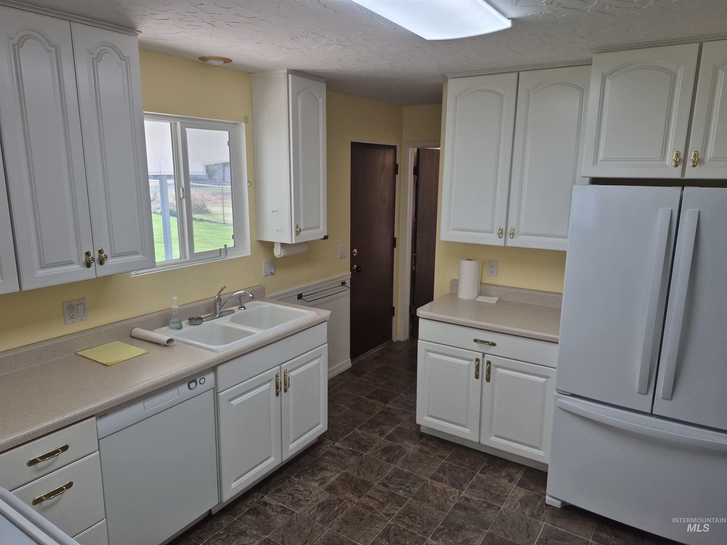 3811 13th Street D, Lewiston, Idaho 83501, 4 Bedrooms, 2 Bathrooms, Residential For Sale, Price $359,000,MLS 98996940