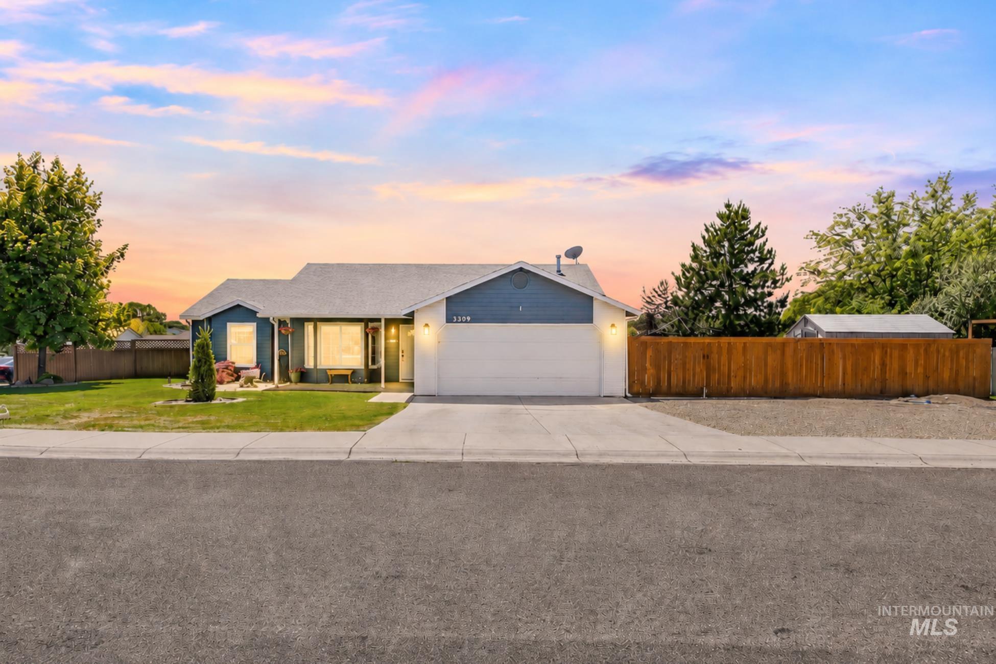 3309 Robinhood Loop, Nampa, Idaho 83687, 3 Bedrooms, 2 Bathrooms, Residential For Sale, Price $399,900,MLS 98996941