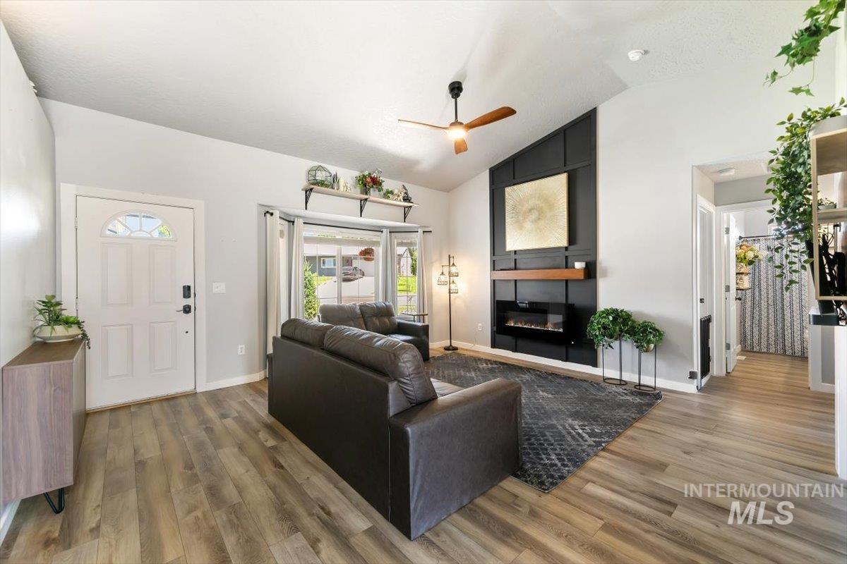 3309 Robinhood Loop, Nampa, Idaho 83687, 3 Bedrooms, 2 Bathrooms, Residential For Sale, Price $399,900,MLS 98996941