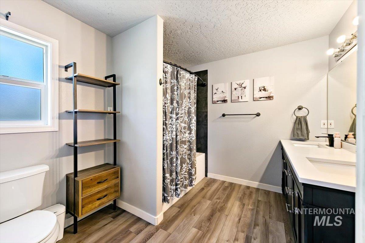 3309 Robinhood Loop, Nampa, Idaho 83687, 3 Bedrooms, 2 Bathrooms, Residential For Sale, Price $399,900,MLS 98996941