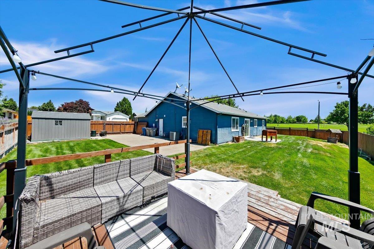 3309 Robinhood Loop, Nampa, Idaho 83687, 3 Bedrooms, 2 Bathrooms, Residential For Sale, Price $399,900,MLS 98996941