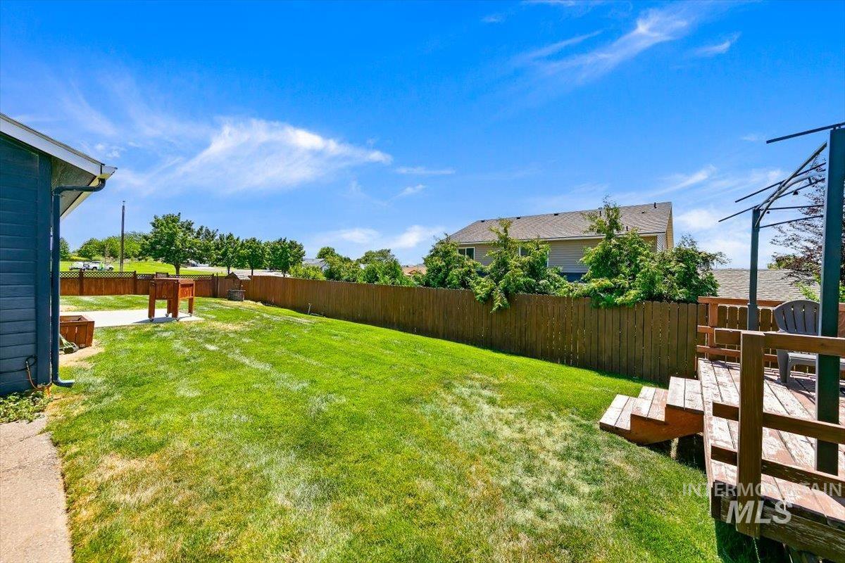 3309 Robinhood Loop, Nampa, Idaho 83687, 3 Bedrooms, 2 Bathrooms, Residential For Sale, Price $399,900,MLS 98996941