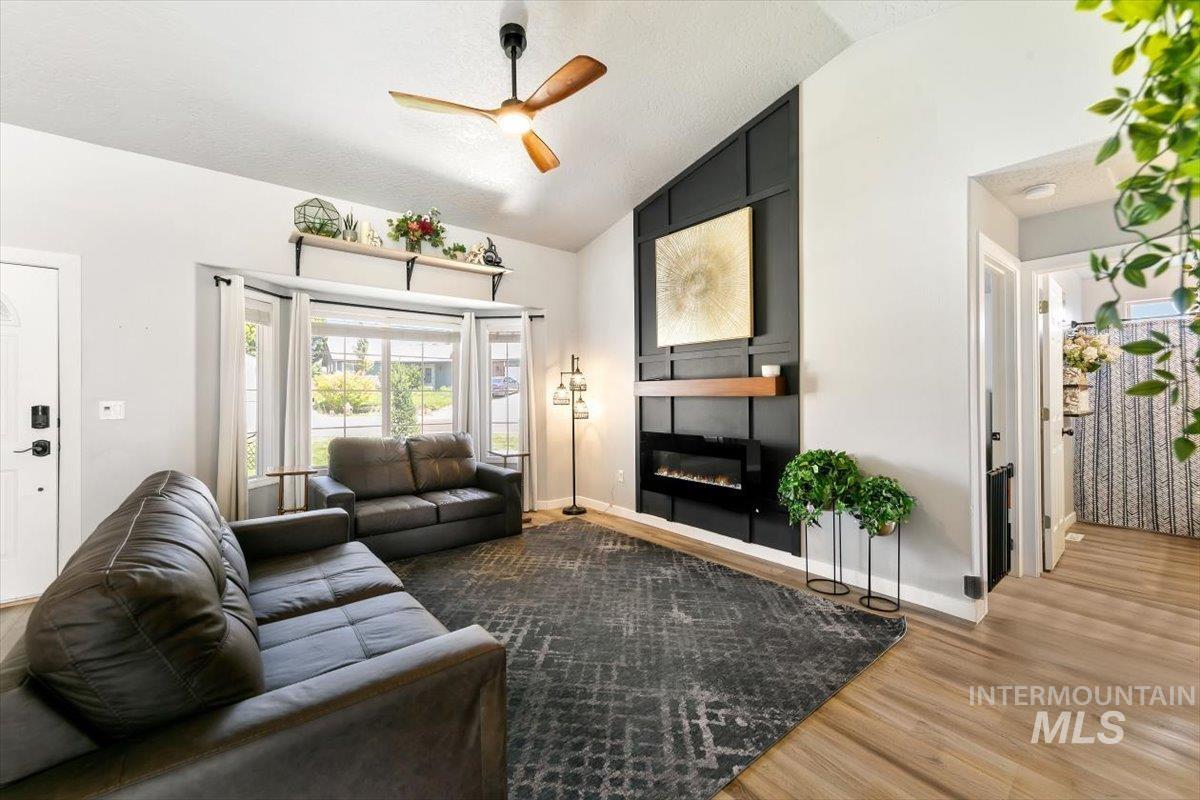 3309 Robinhood Loop, Nampa, Idaho 83687, 3 Bedrooms, 2 Bathrooms, Residential For Sale, Price $399,900,MLS 98996941
