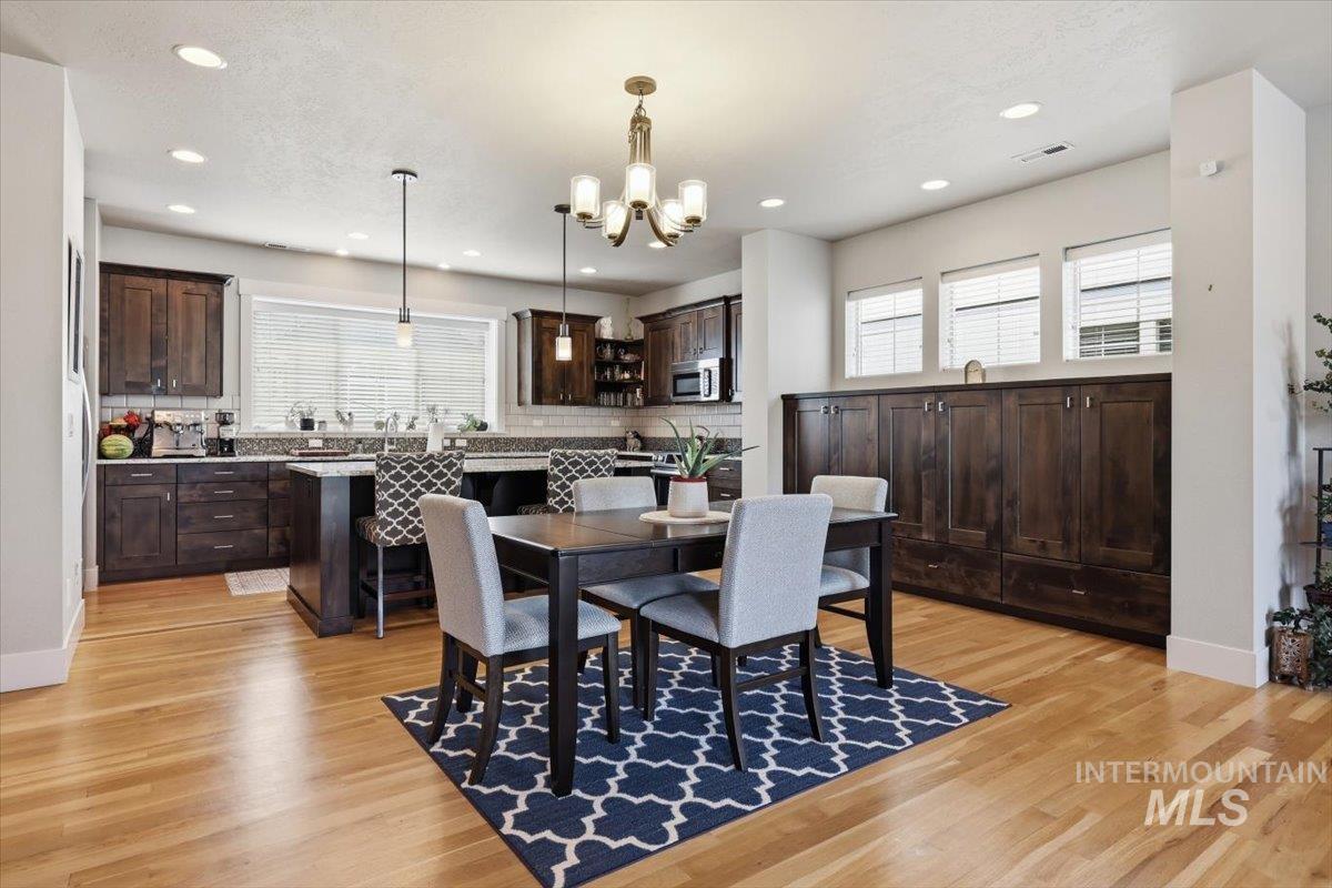 3244 E Thoroughbred Ln, Boise, Idaho 83716, 3 Bedrooms, 2.5 Bathrooms, Residential For Sale, Price $670,000,MLS 98996942