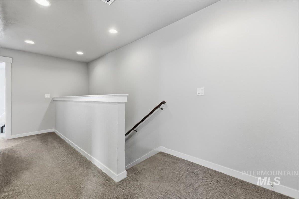 3244 E Thoroughbred Ln, Boise, Idaho 83716, 3 Bedrooms, 2.5 Bathrooms, Residential For Sale, Price $670,000,MLS 98996942