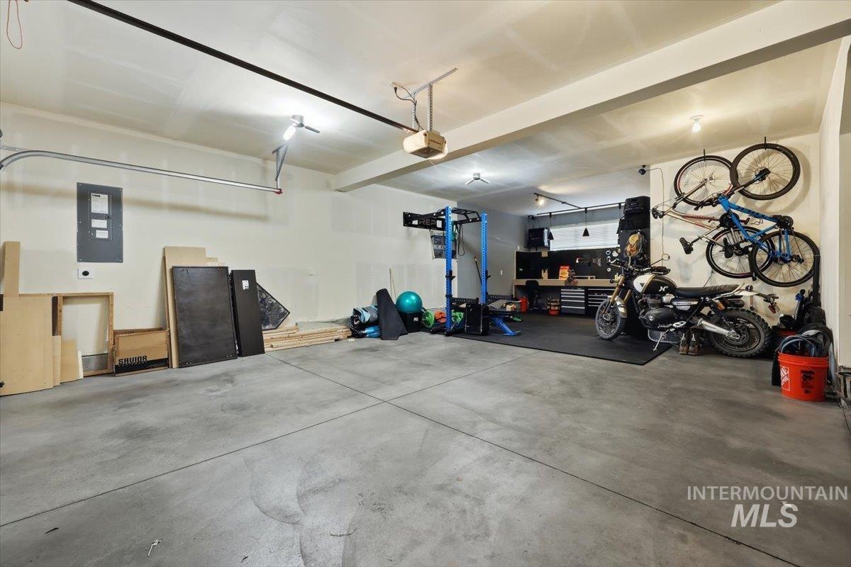 3244 E Thoroughbred Ln, Boise, Idaho 83716, 3 Bedrooms, 2.5 Bathrooms, Residential For Sale, Price $670,000,MLS 98996942