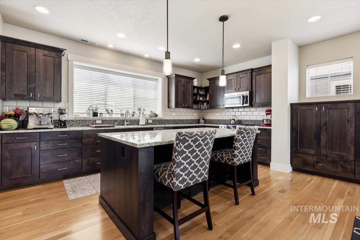 3244 E Thoroughbred Ln, Boise, Idaho 83716, 3 Bedrooms, 2.5 Bathrooms, Residential For Sale, Price $670,000,MLS 98996942