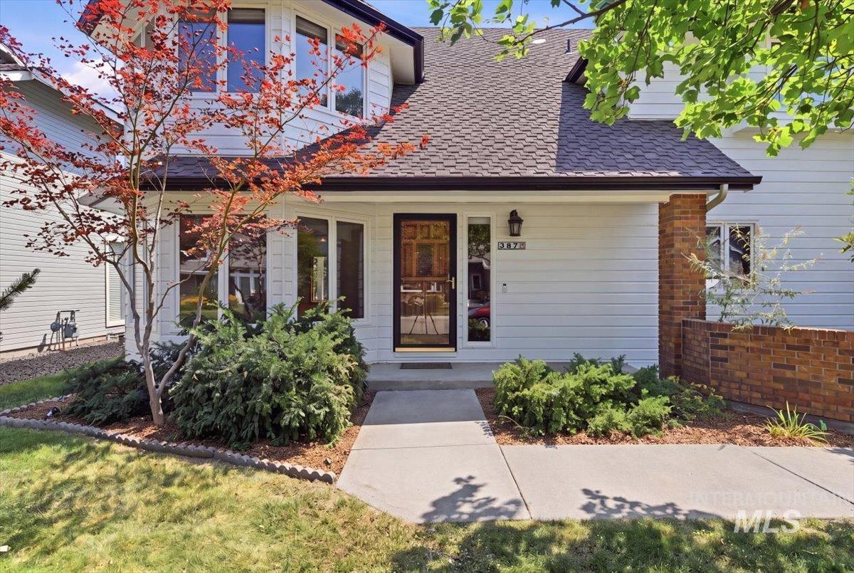 387 E Fairbrook Dr, Boise, Idaho 83706, 4 Bedrooms, 2.5 Bathrooms, Residential For Sale, Price $775,000,MLS 98996944