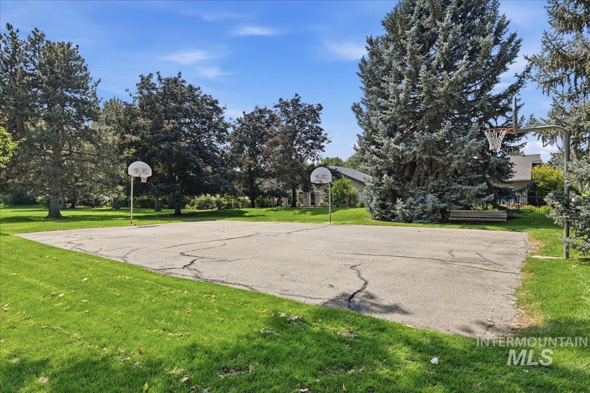 387 E Fairbrook Dr, Boise, Idaho 83706, 4 Bedrooms, 2.5 Bathrooms, Residential For Sale, Price $775,000,MLS 98996944