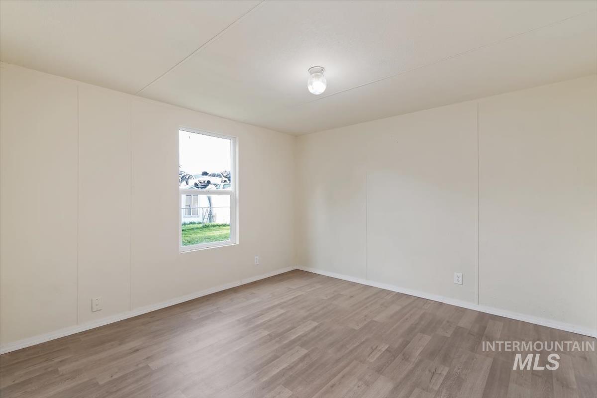 907 Round Valley St, Nampa, Idaho 83687, 3 Bedrooms, 1 Bathroom, Residential For Sale, Price $124,500,MLS 98996945