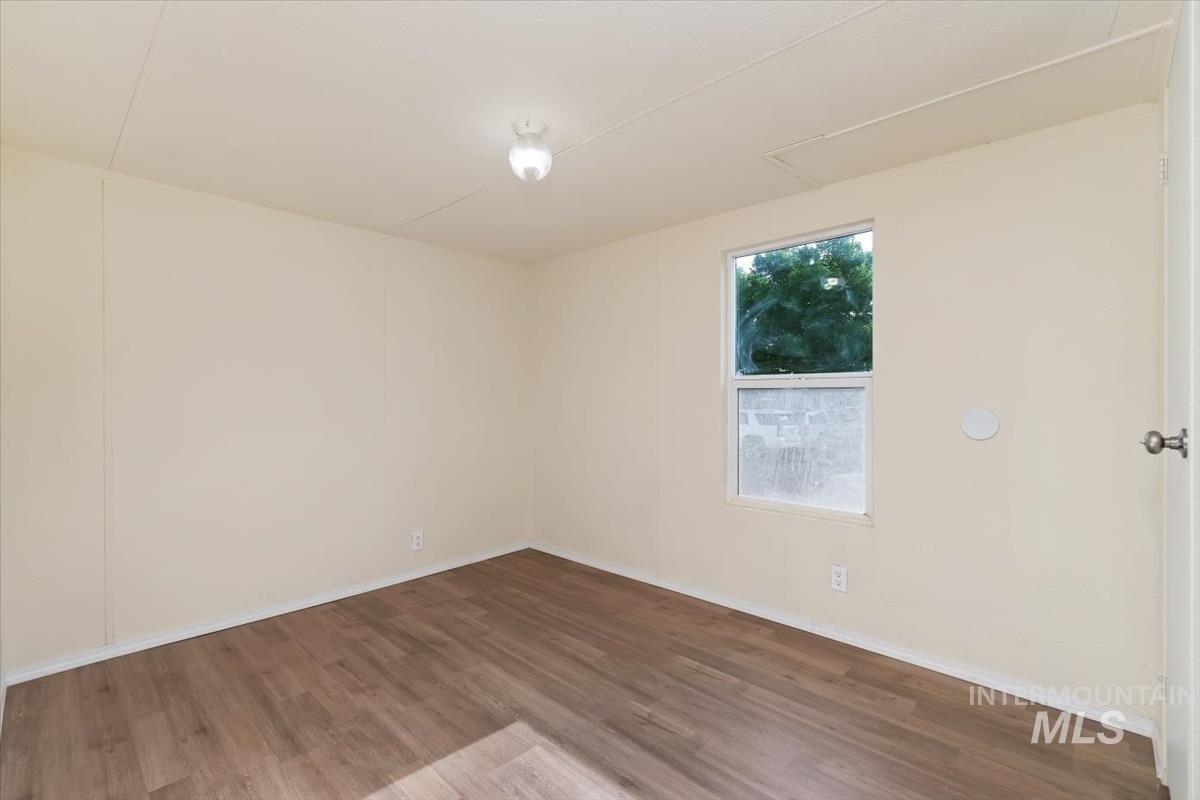 907 Round Valley St, Nampa, Idaho 83687, 3 Bedrooms, 1 Bathroom, Residential For Sale, Price $124,500,MLS 98996945