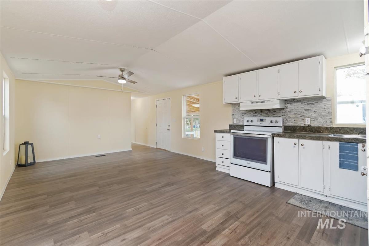 907 Round Valley St, Nampa, Idaho 83687, 3 Bedrooms, 1 Bathroom, Residential For Sale, Price $124,500,MLS 98996945