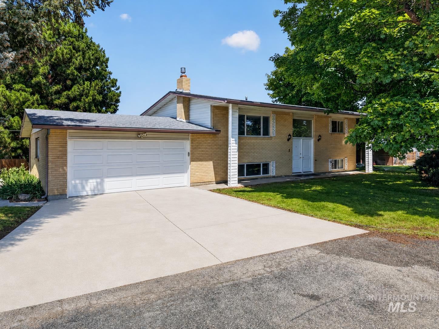 2590 S Cloverdale Rd, Boise, Idaho 83709, 4 Bedrooms, 2 Bathrooms, Residential For Sale, Price $799,999, 98996948