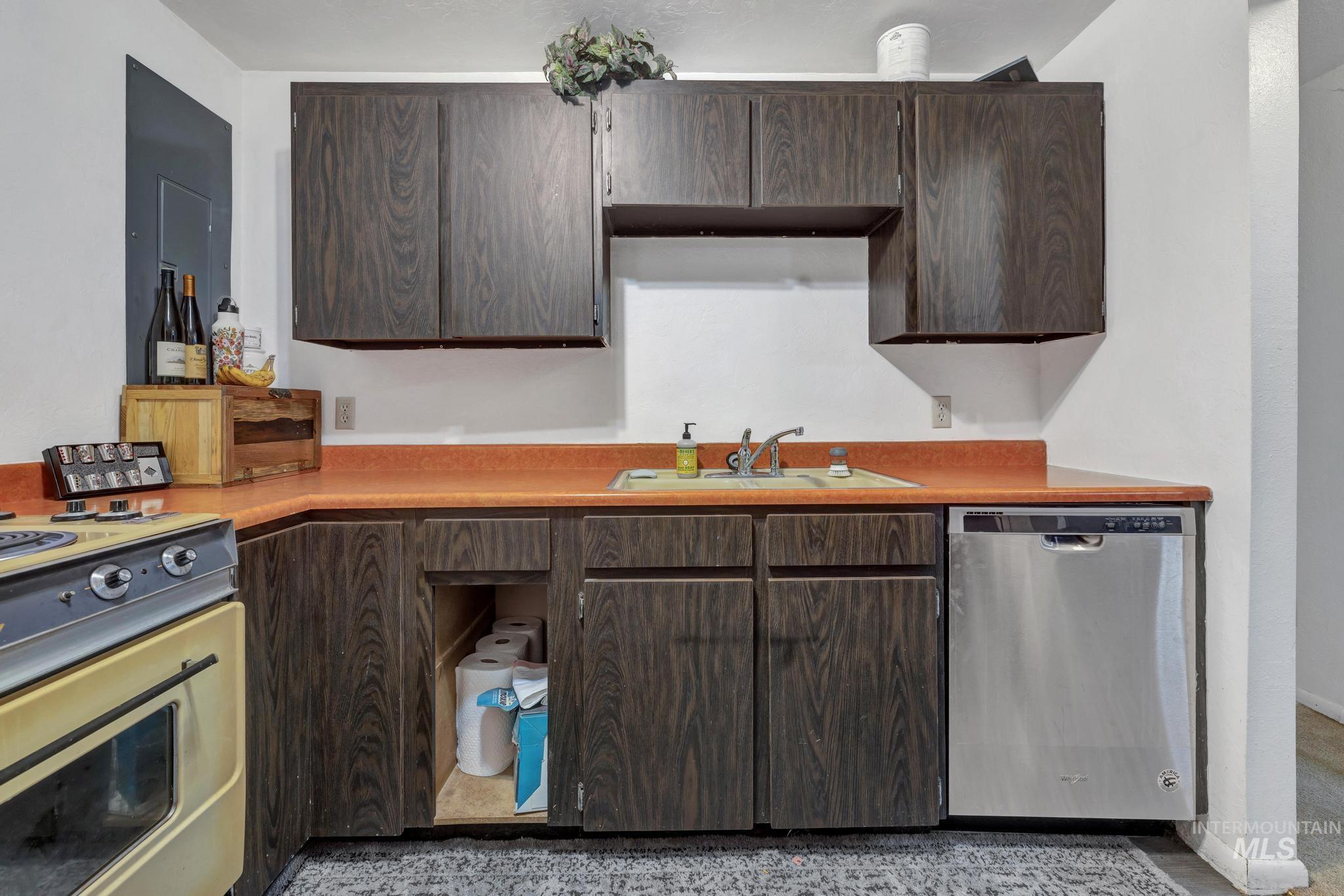 2593 E 3700 N, Twin Falls, Idaho 83301, 5 Bedrooms, 3 Bathrooms, Residential For Sale, Price $630,000,MLS 98996949