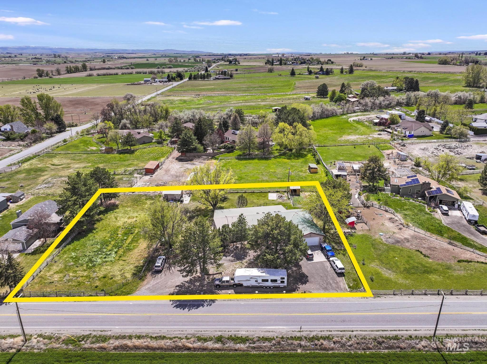 2593 E 3700 N, Twin Falls, Idaho 83301, 5 Bedrooms, 3 Bathrooms, Residential For Sale, Price $630,000,MLS 98996949