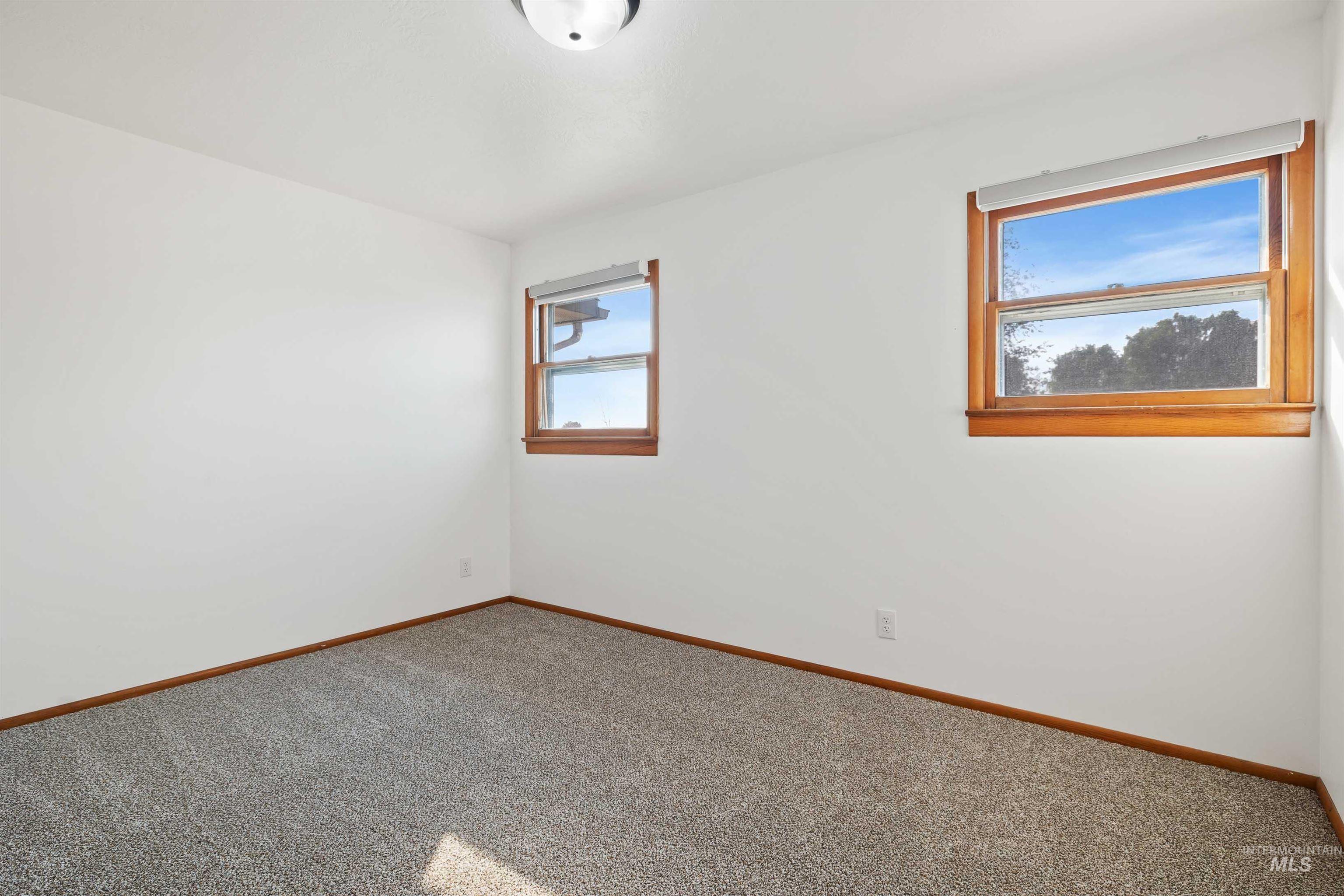 321 Clear Lakes Rd, Buhl, Idaho 83316, 4 Bedrooms, 1.5 Bathrooms, Residential For Sale, Price $309,900,MLS 98996950