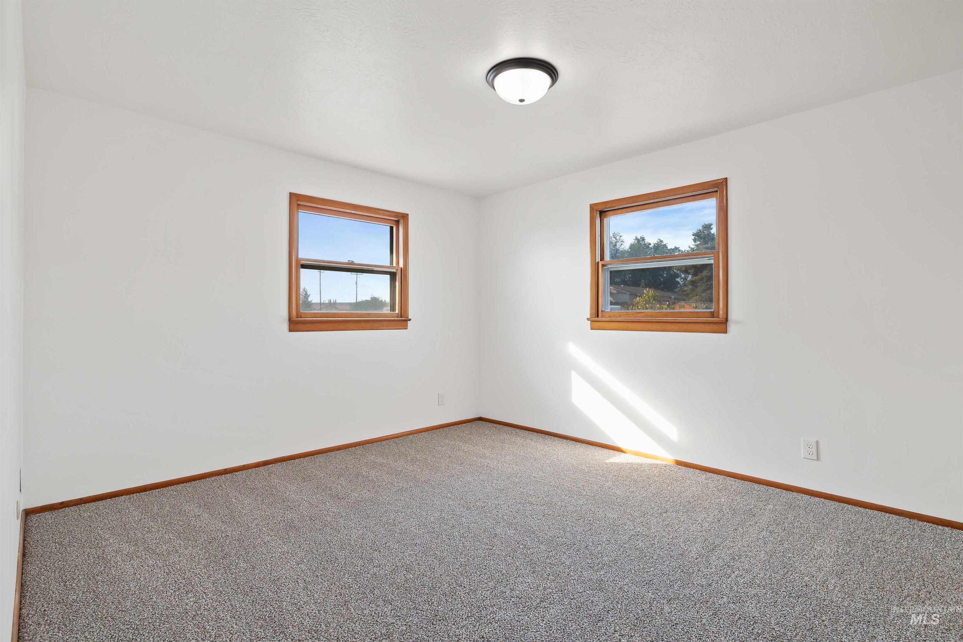 321 Clear Lakes Rd, Buhl, Idaho 83316, 4 Bedrooms, 1.5 Bathrooms, Residential For Sale, Price $309,900,MLS 98996950