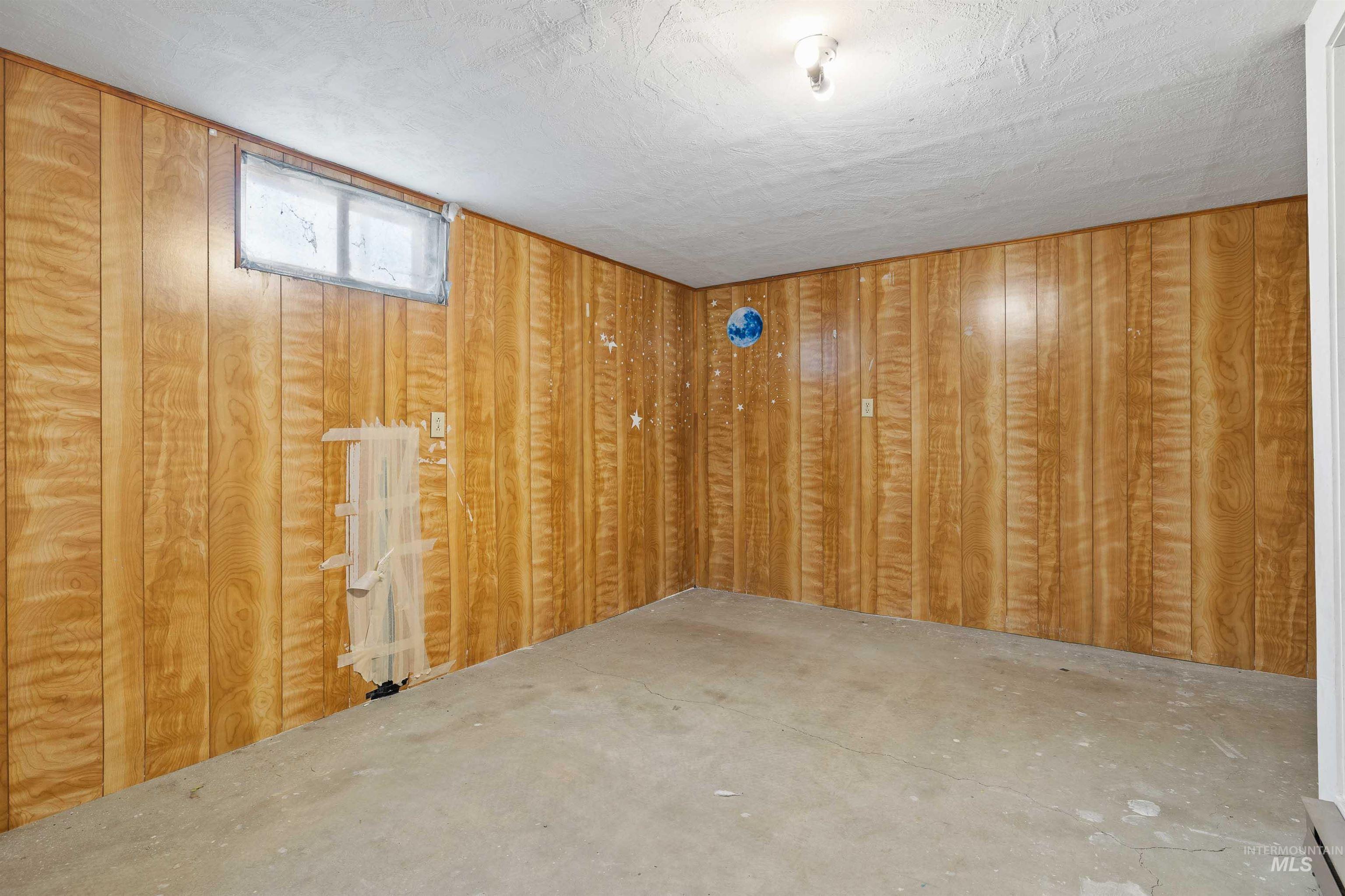 321 Clear Lakes Rd, Buhl, Idaho 83316, 4 Bedrooms, 1.5 Bathrooms, Residential For Sale, Price $309,900,MLS 98996950