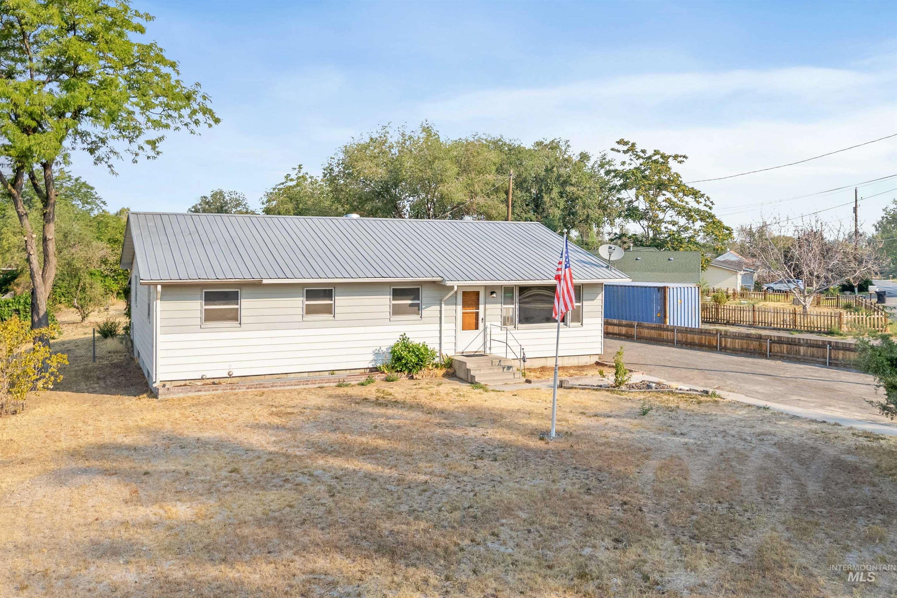 321 Clear Lakes Rd, Buhl, Idaho 83316, 4 Bedrooms, 1.5 Bathrooms, Residential For Sale, Price $309,900,MLS 98996950