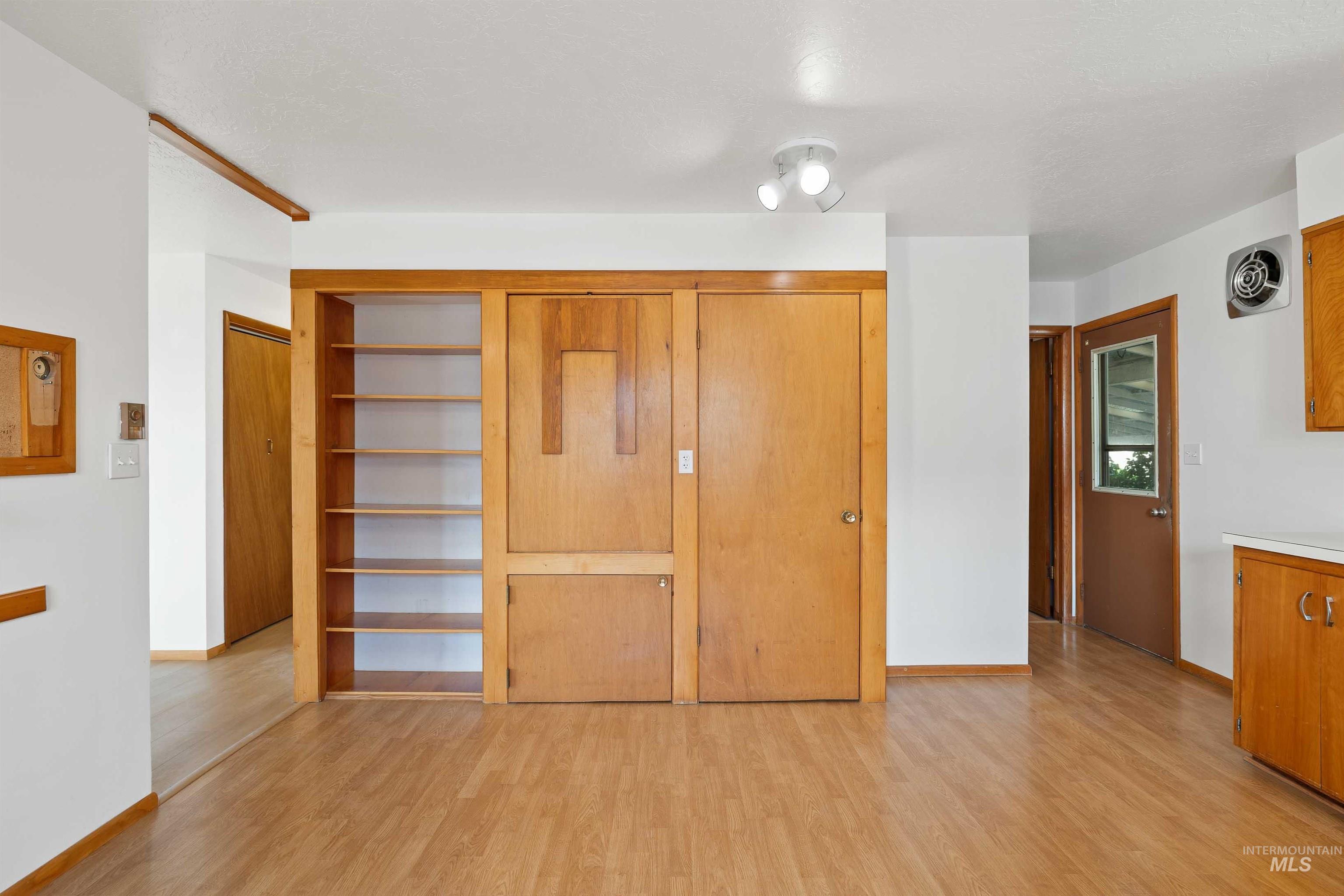 321 Clear Lakes Rd, Buhl, Idaho 83316, 4 Bedrooms, 1.5 Bathrooms, Residential For Sale, Price $309,900,MLS 98996950