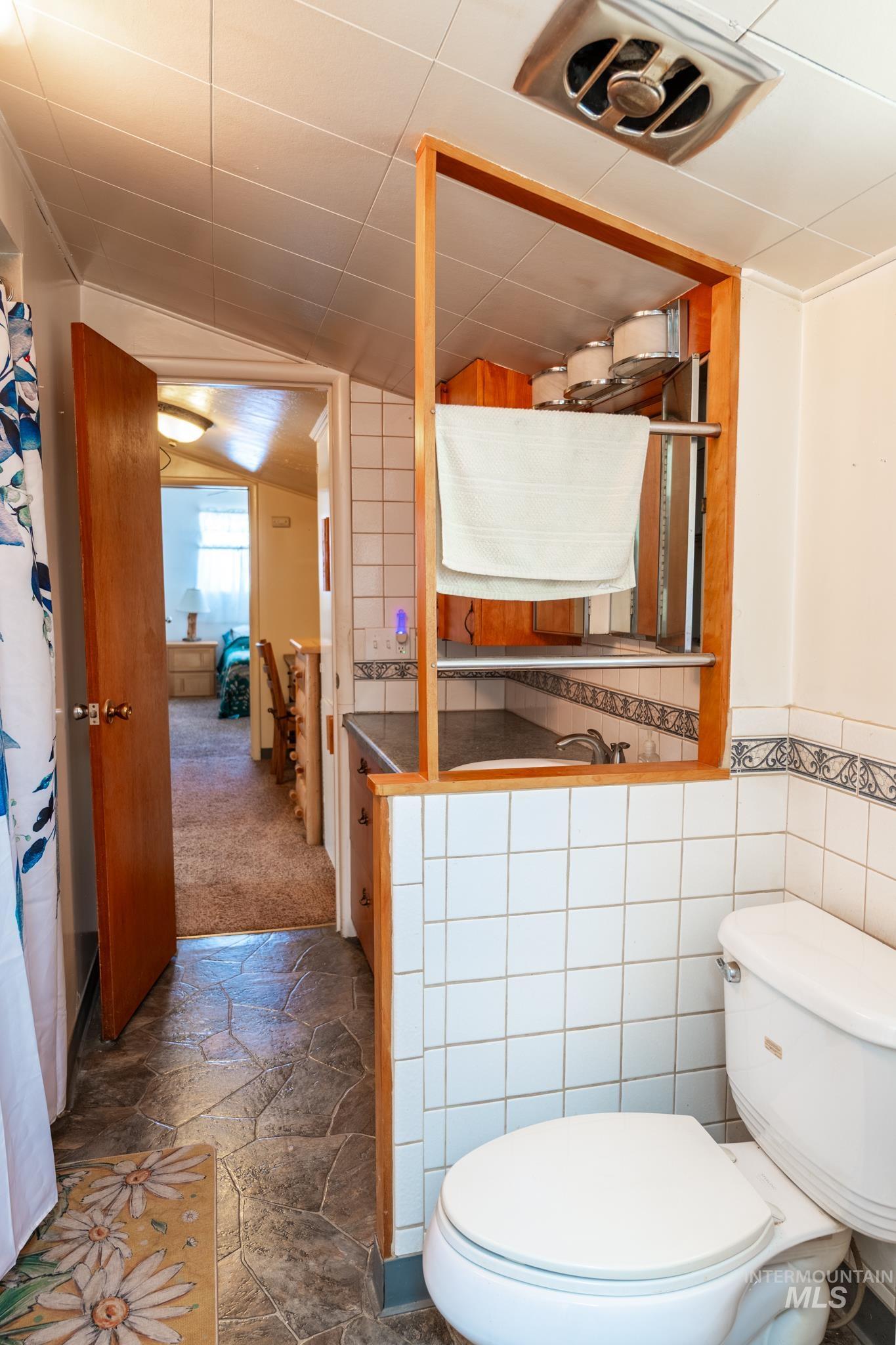 240 E Jefferson, Huntington, Oregon 97907, 2 Bedrooms, 2 Bathrooms, Residential For Sale, Price $225,000, 98996958