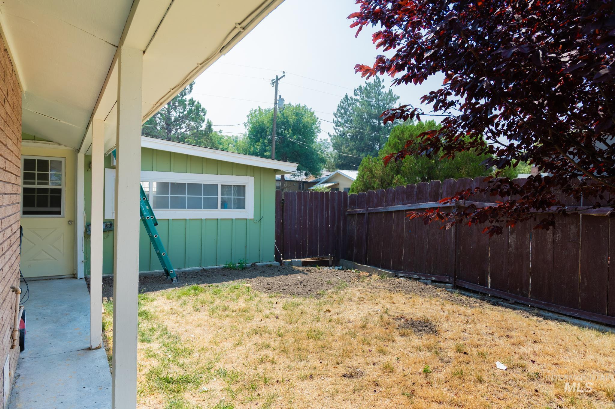 240 E Jefferson, Huntington, Oregon 97907, 2 Bedrooms, 2 Bathrooms, Residential For Sale, Price $225,000, 98996958