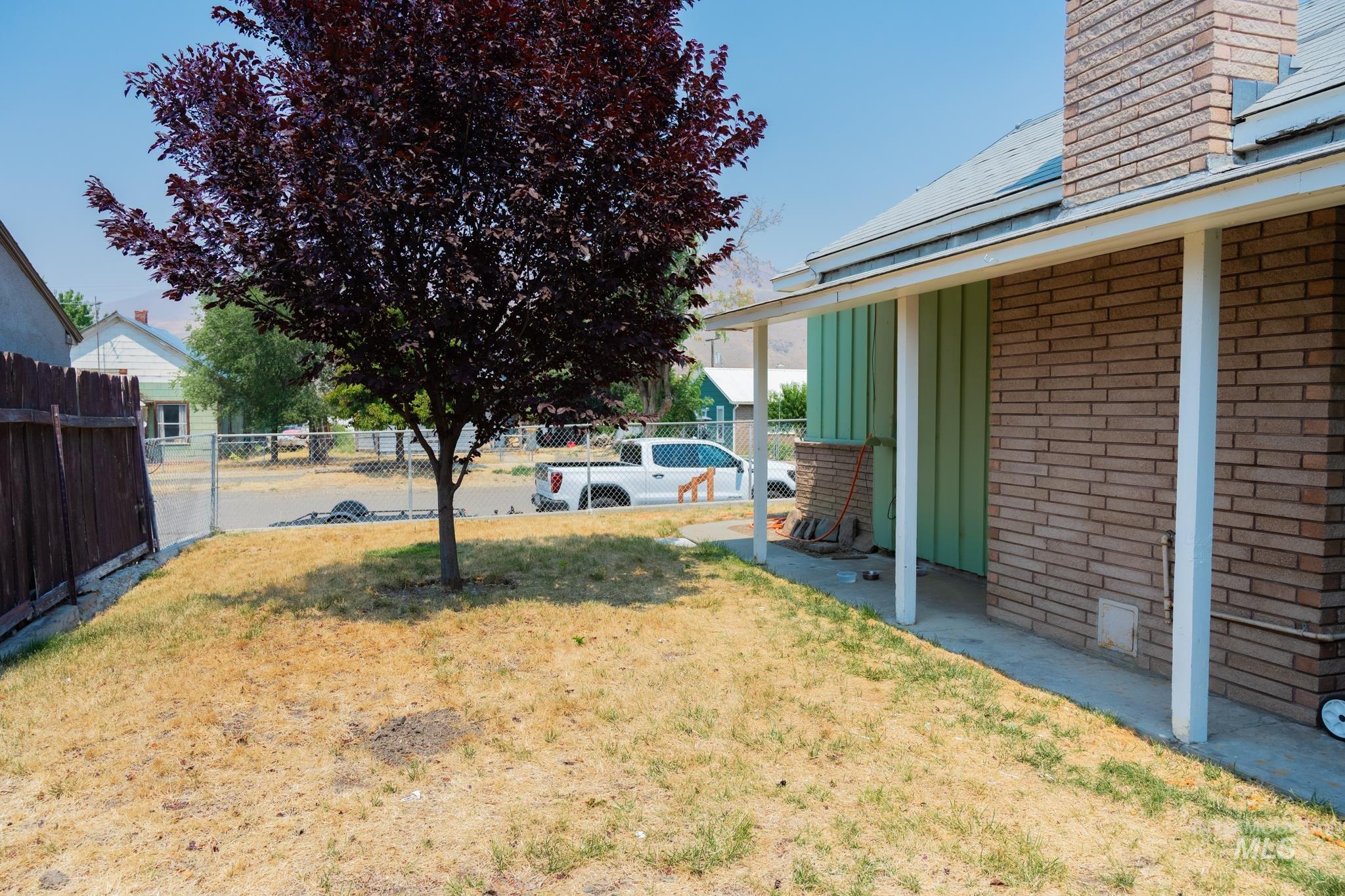 240 E Jefferson, Huntington, Oregon 97907, 2 Bedrooms, 2 Bathrooms, Residential For Sale, Price $225,000, 98996958