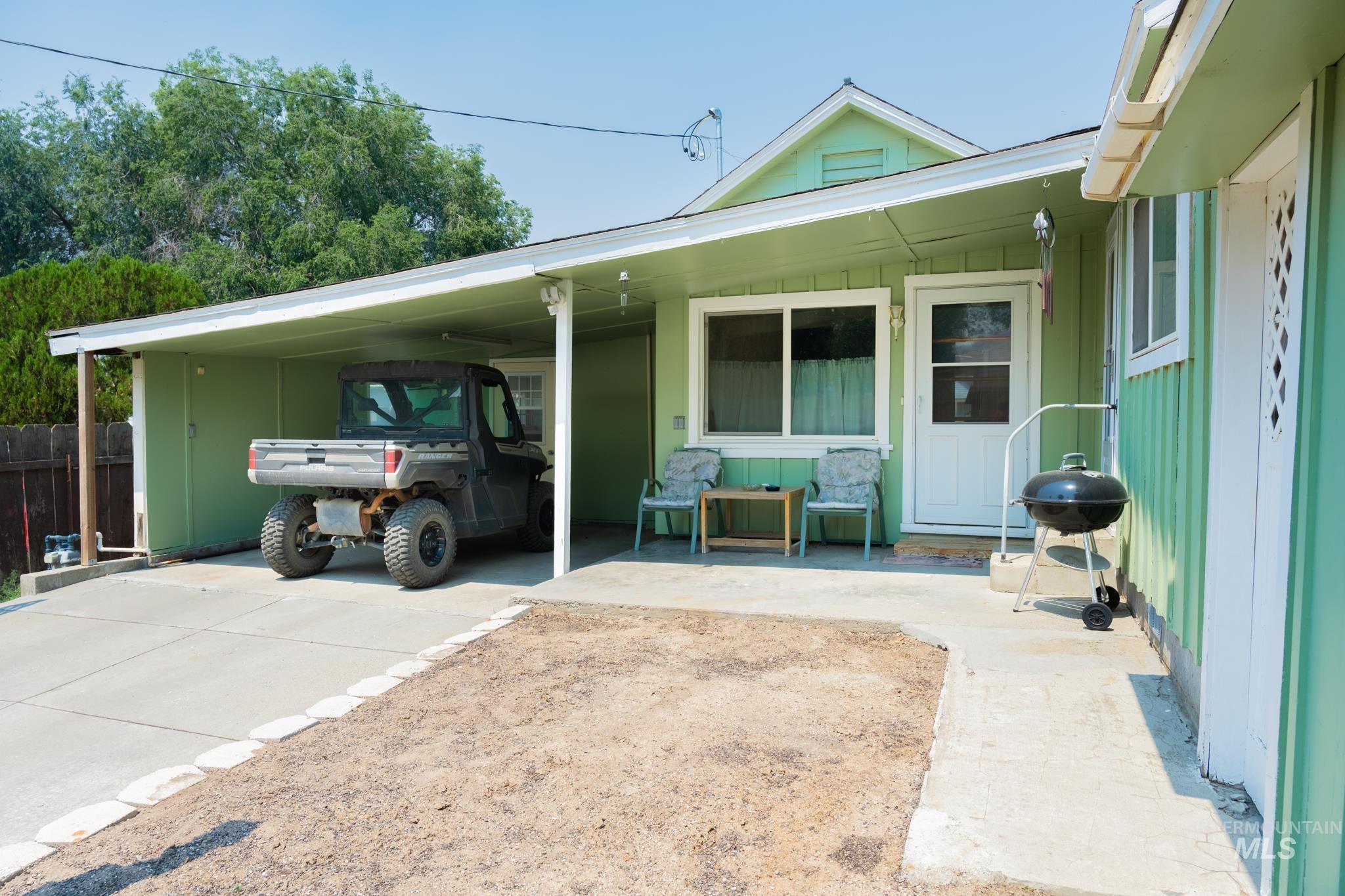 240 E Jefferson, Huntington, Oregon 97907, 2 Bedrooms, 2 Bathrooms, Residential For Sale, Price $225,000, 98996958