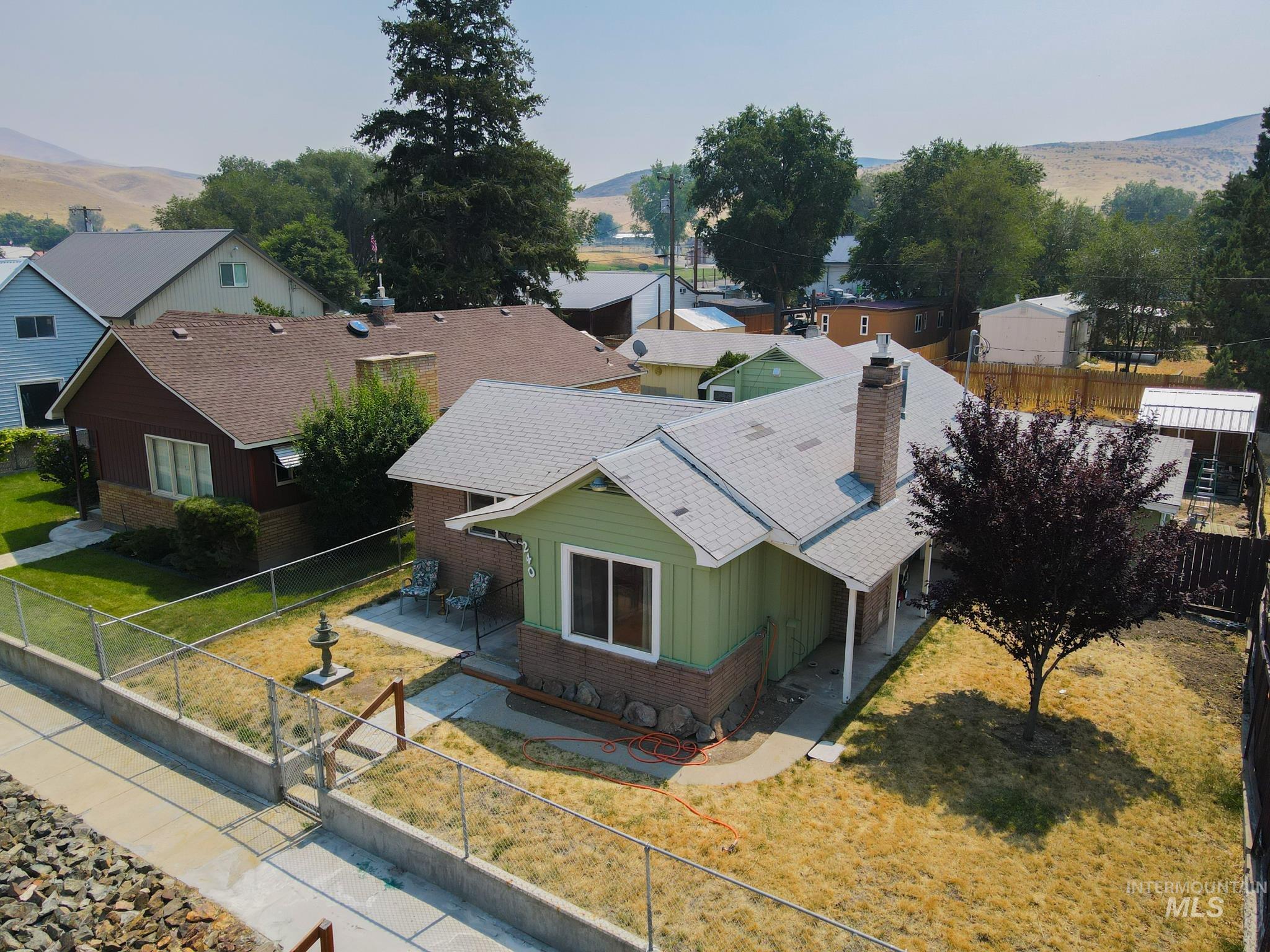 240 E Jefferson, Huntington, Oregon 97907, 2 Bedrooms, 2 Bathrooms, Residential For Sale, Price $225,000, 98996958