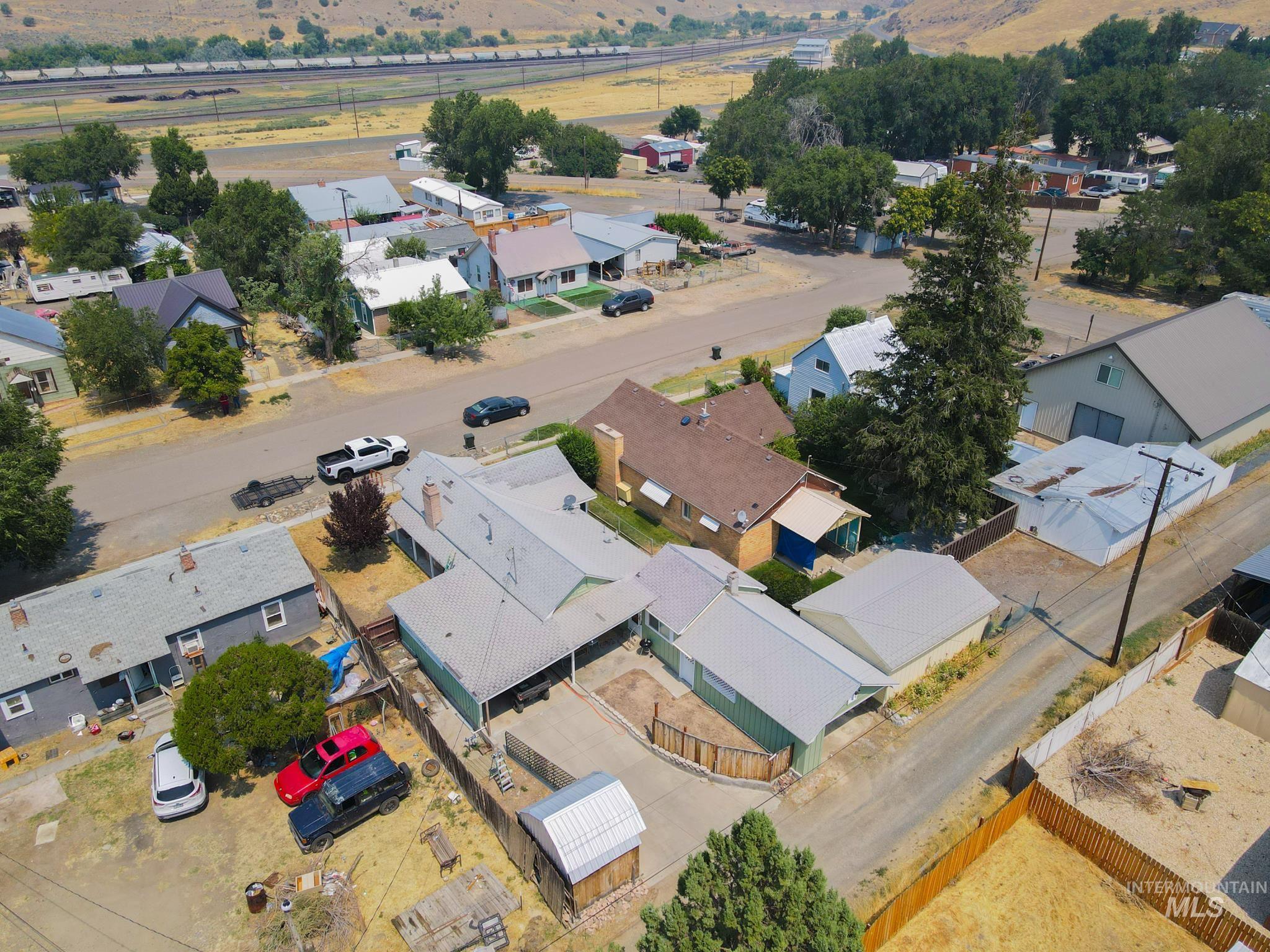 240 E Jefferson, Huntington, Oregon 97907, 2 Bedrooms, 2 Bathrooms, Residential For Sale, Price $225,000, 98996958