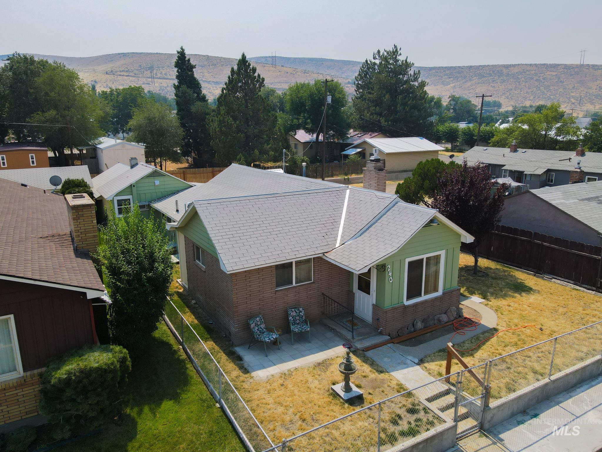 240 E Jefferson, Huntington, Oregon 97907, 2 Bedrooms, 2 Bathrooms, Residential For Sale, Price $225,000, 98996958
