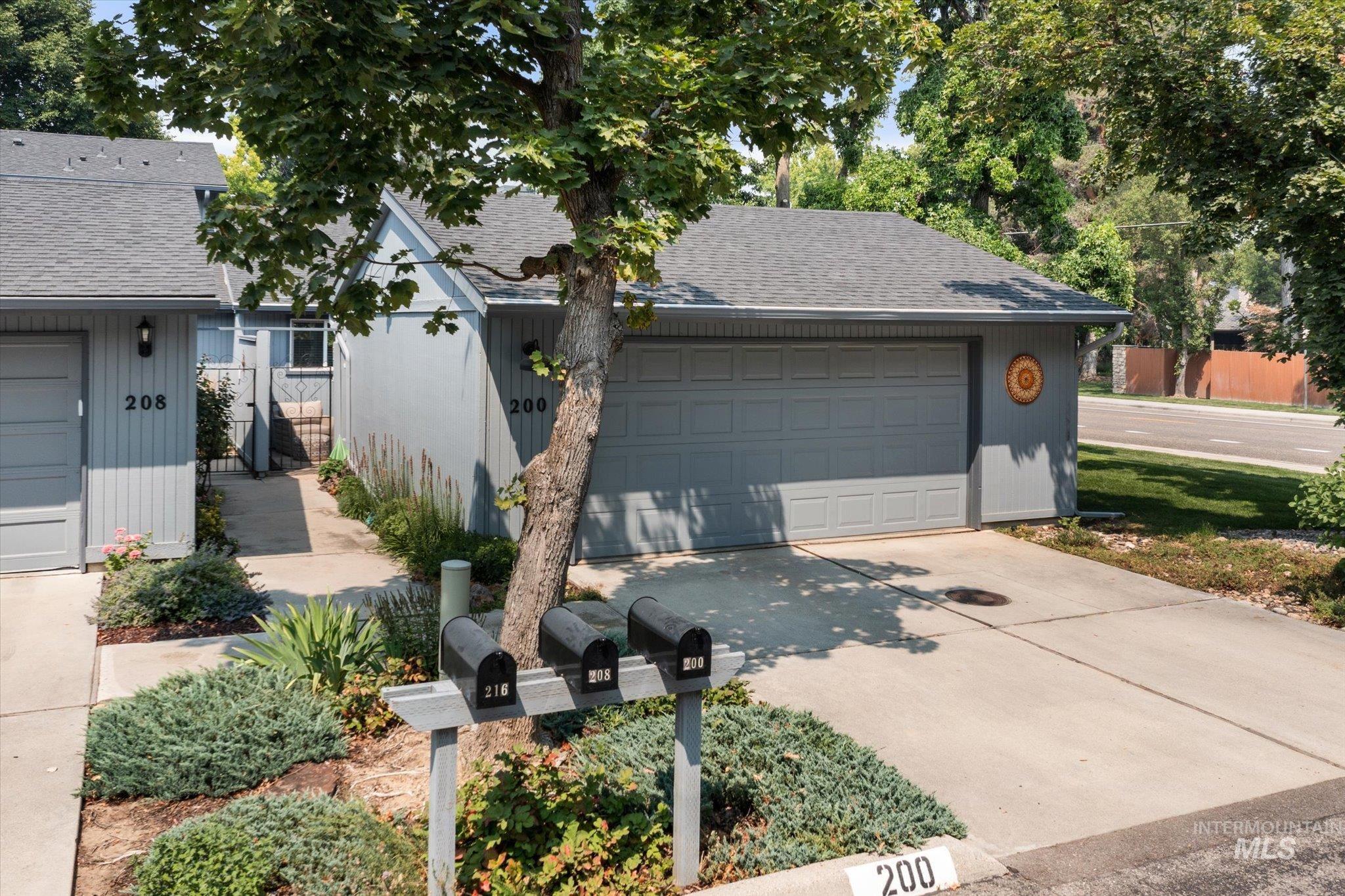200 W Redfish Lane, Boise, Idaho 83706, 2 Bedrooms, 2 Bathrooms, Residential For Sale, Price $425,000,MLS 98996960