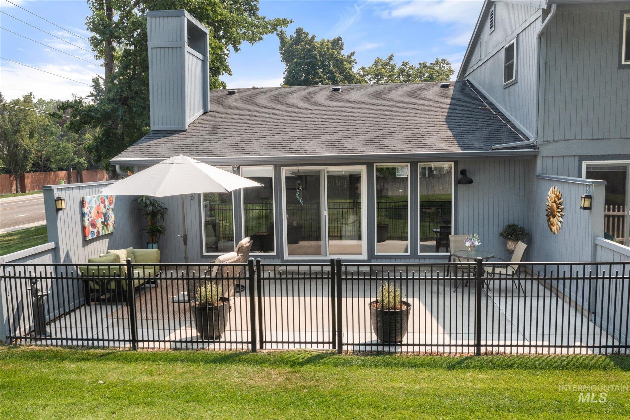 200 W Redfish Lane, Boise, Idaho 83706, 2 Bedrooms, 2 Bathrooms, Residential For Sale, Price $425,000,MLS 98996960