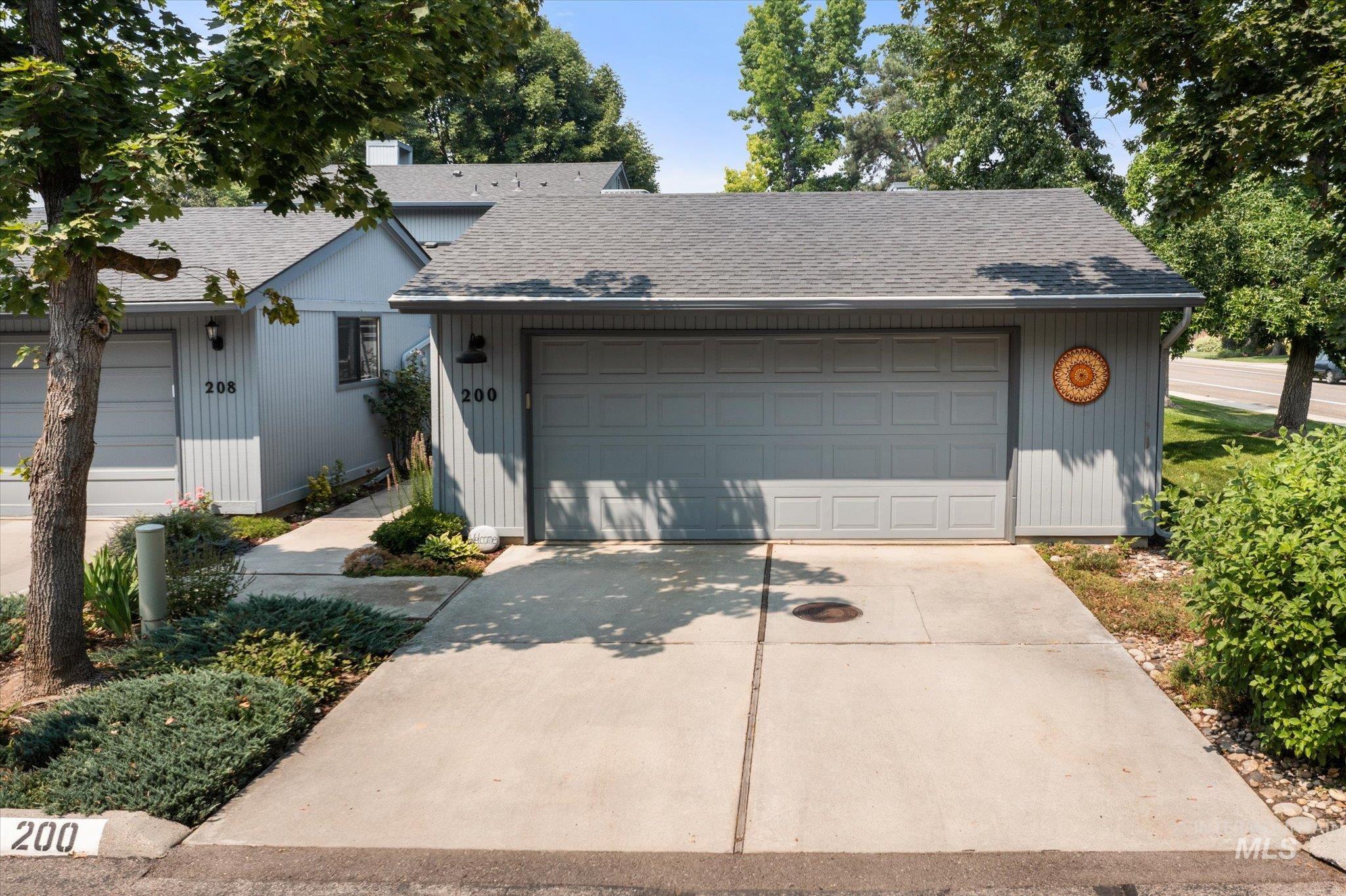 200 W Redfish Lane, Boise, Idaho 83706, 2 Bedrooms, 2 Bathrooms, Residential For Sale, Price $425,000,MLS 98996960