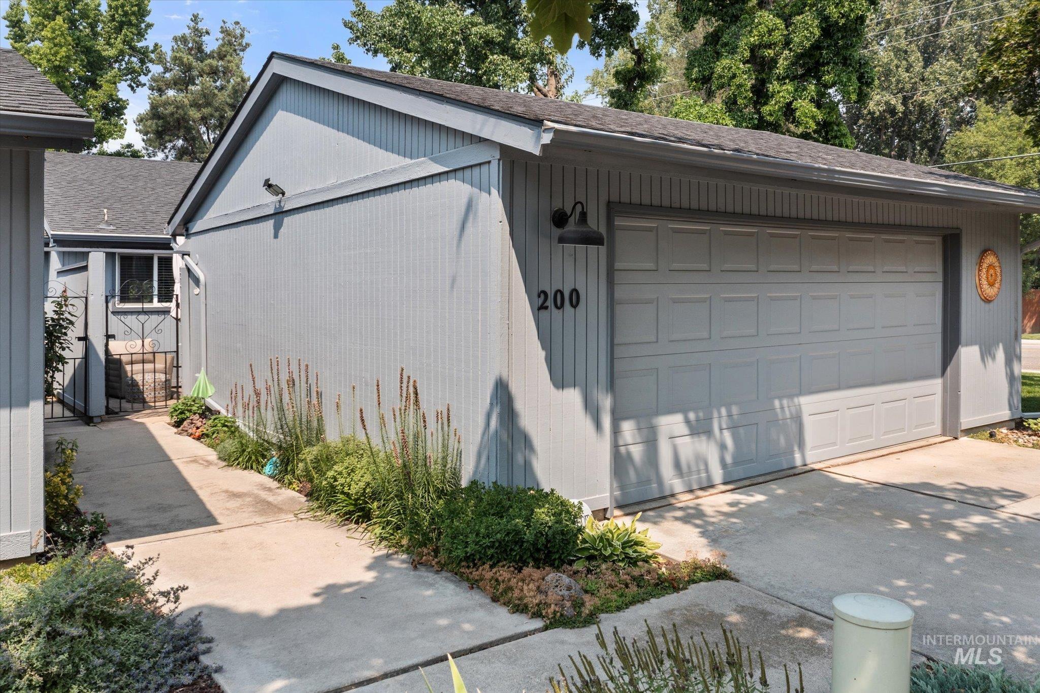 200 W Redfish Lane, Boise, Idaho 83706, 2 Bedrooms, 2 Bathrooms, Residential For Sale, Price $425,000,MLS 98996960