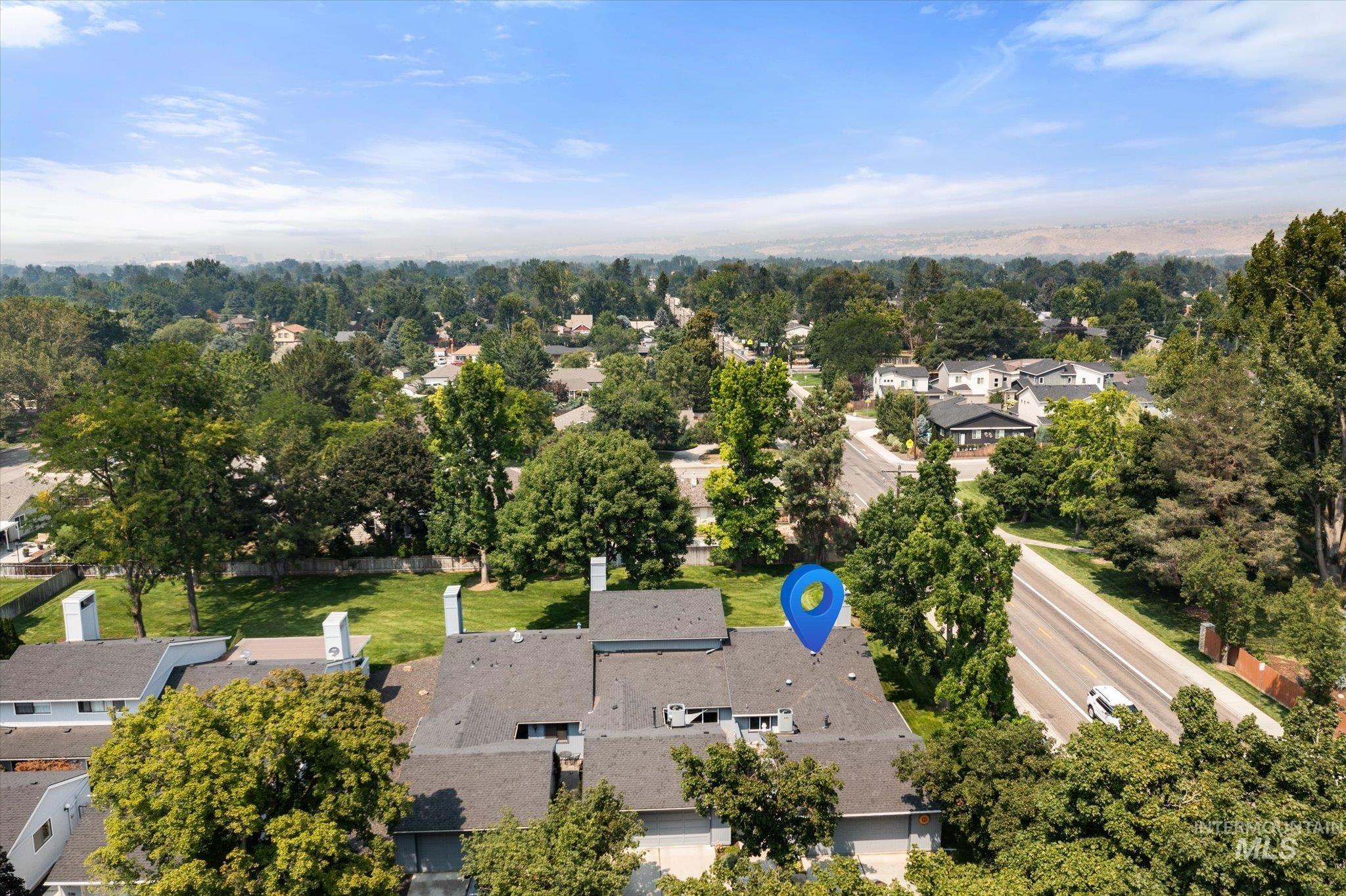 200 W Redfish Lane, Boise, Idaho 83706, 2 Bedrooms, 2 Bathrooms, Residential For Sale, Price $425,000,MLS 98996960