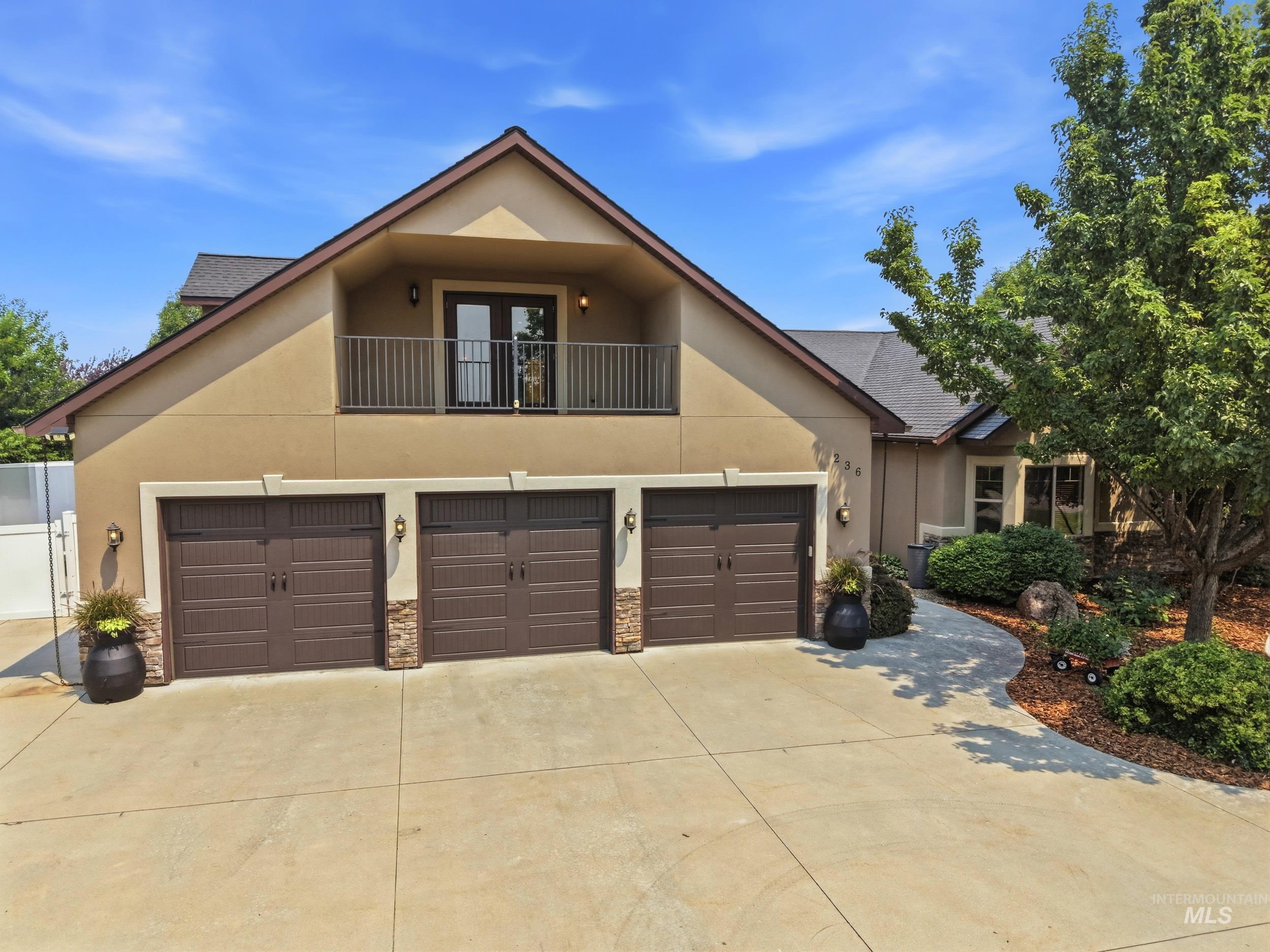 236 E Shafer View Dr, Meridian, Idaho 83642, 5 Bedrooms, 3.5 Bathrooms, Residential For Sale, Price $1,300,000,MLS 98996961