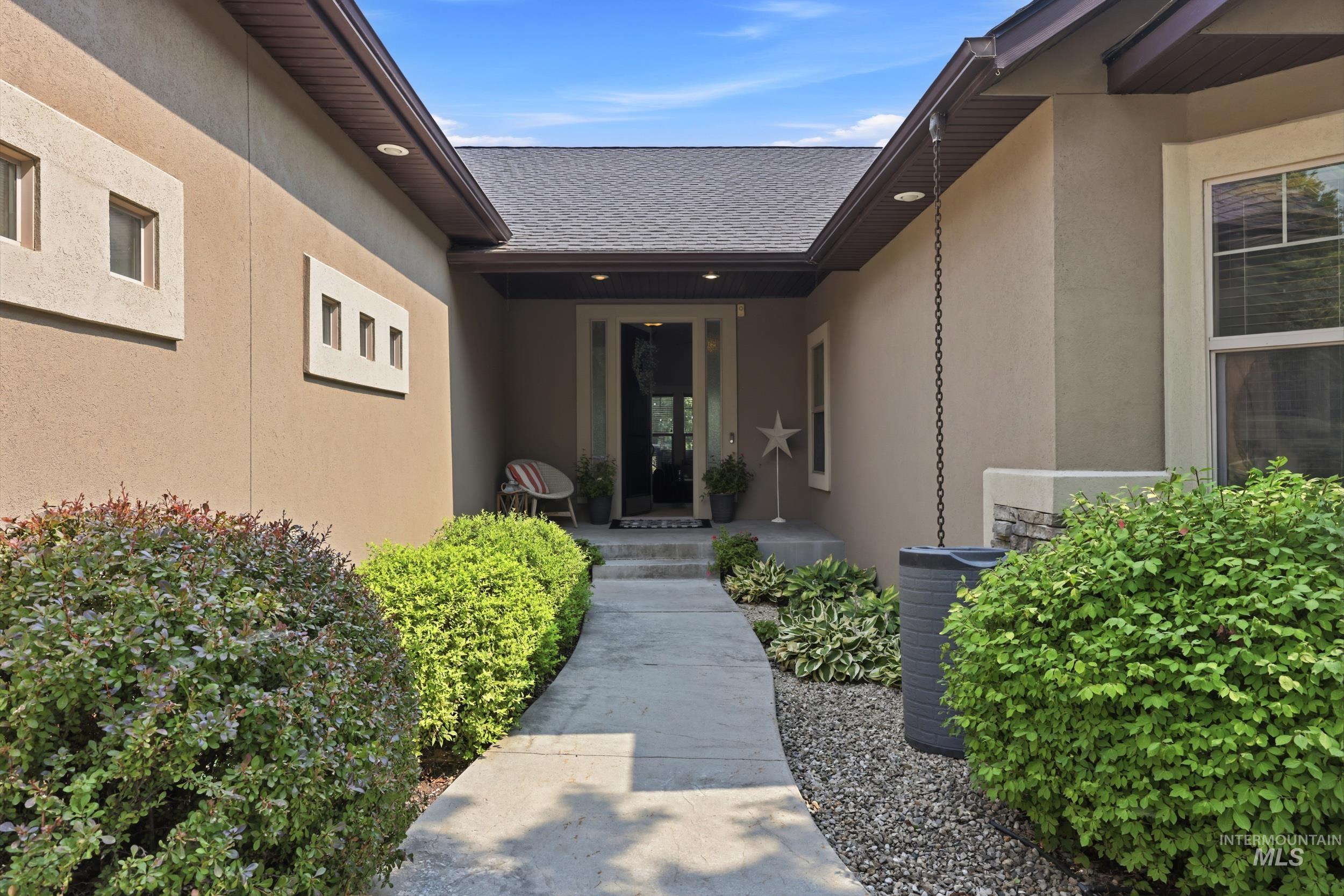 236 E Shafer View Dr, Meridian, Idaho 83642, 5 Bedrooms, 3.5 Bathrooms, Residential For Sale, Price $1,300,000,MLS 98996961