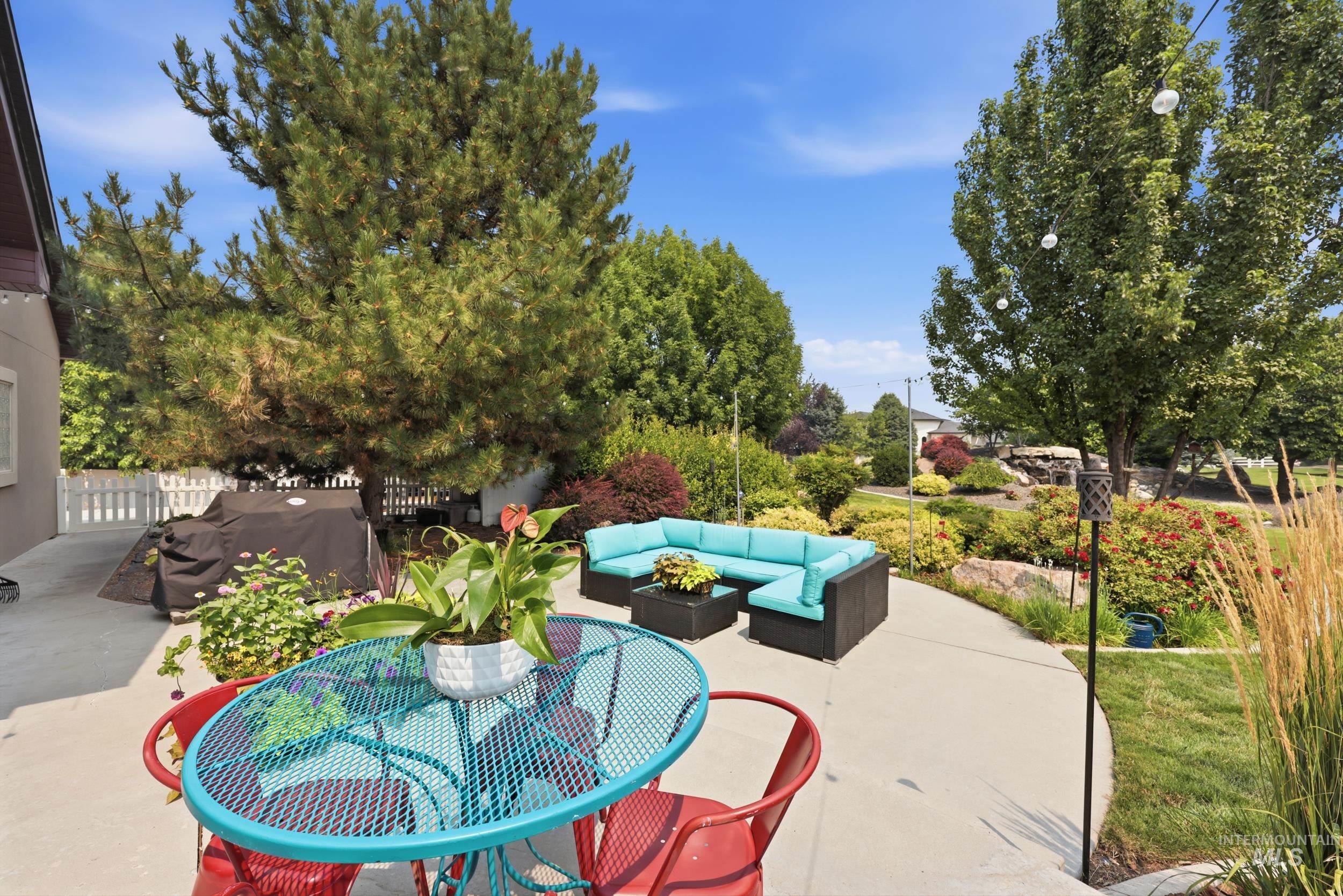 236 E Shafer View Dr, Meridian, Idaho 83642, 5 Bedrooms, 3.5 Bathrooms, Residential For Sale, Price $1,300,000,MLS 98996961