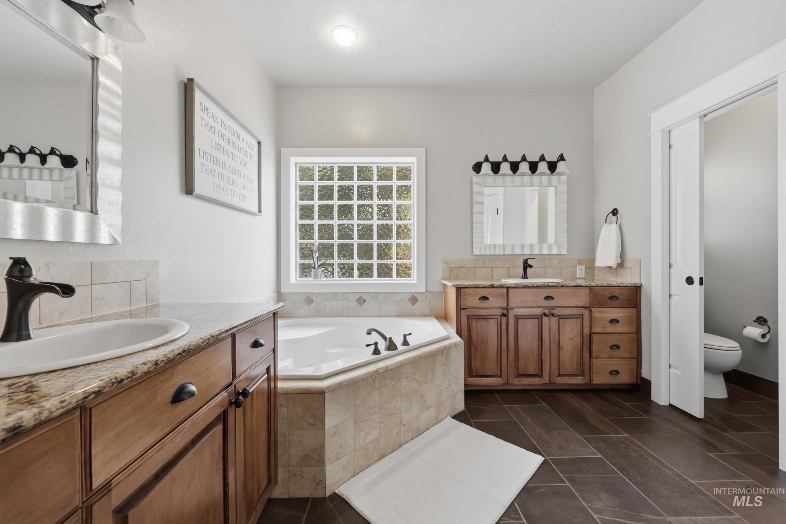 236 E Shafer View Dr, Meridian, Idaho 83642, 5 Bedrooms, 3.5 Bathrooms, Residential For Sale, Price $1,300,000,MLS 98996961