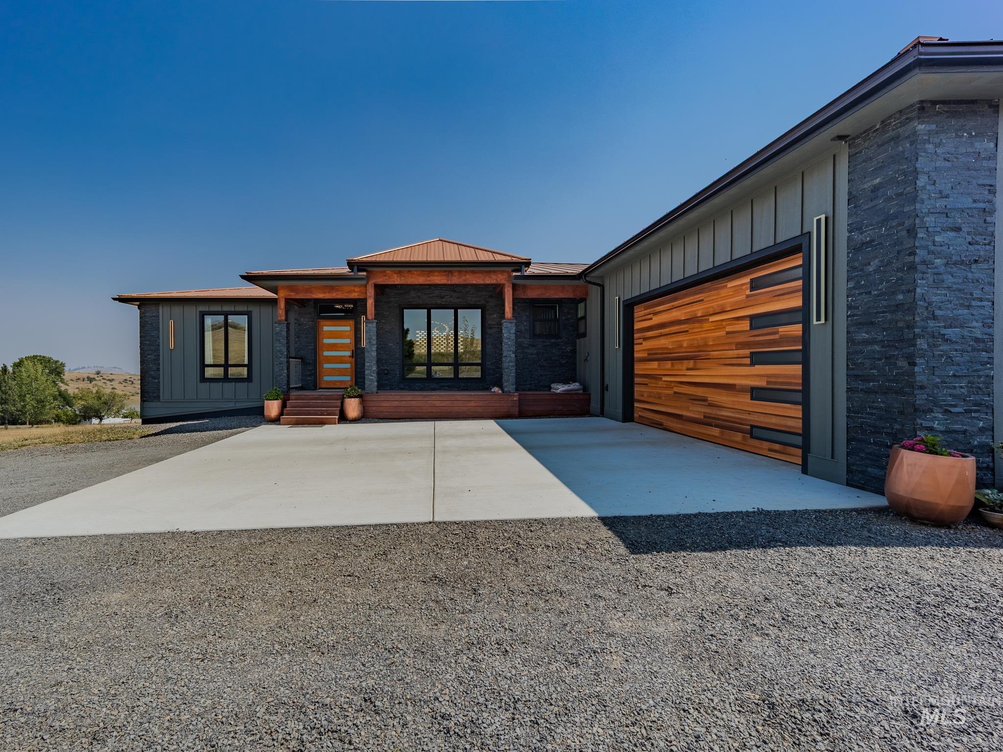 174 Soltman Rd, Grangeville, Idaho 83530, 3 Bedrooms, 2.5 Bathrooms, Residential For Sale, Price $1,060,000,MLS 98996962