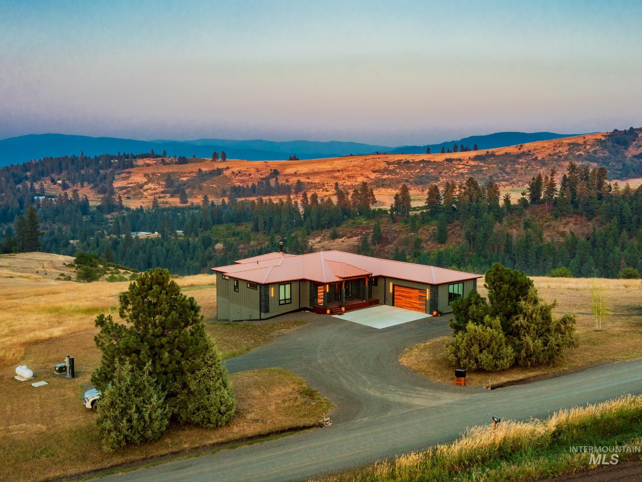 174 Soltman Rd, Grangeville, Idaho 83530, 3 Bedrooms, 2.5 Bathrooms, Residential For Sale, Price $1,060,000,MLS 98996962